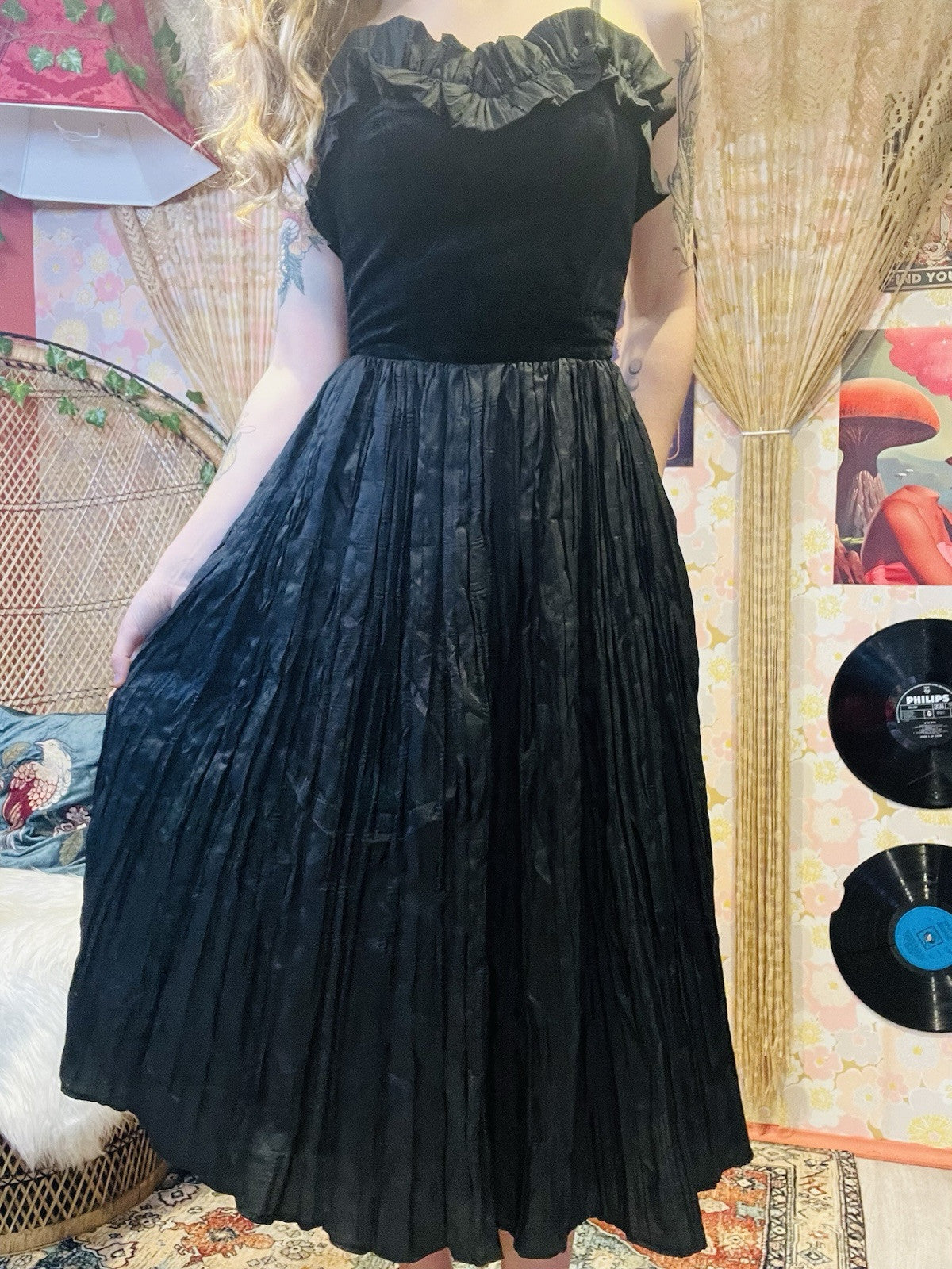 Vintage 1980s Party Dress By Puszta Velvet Ruffle Bodice Pleated Midi Black 8