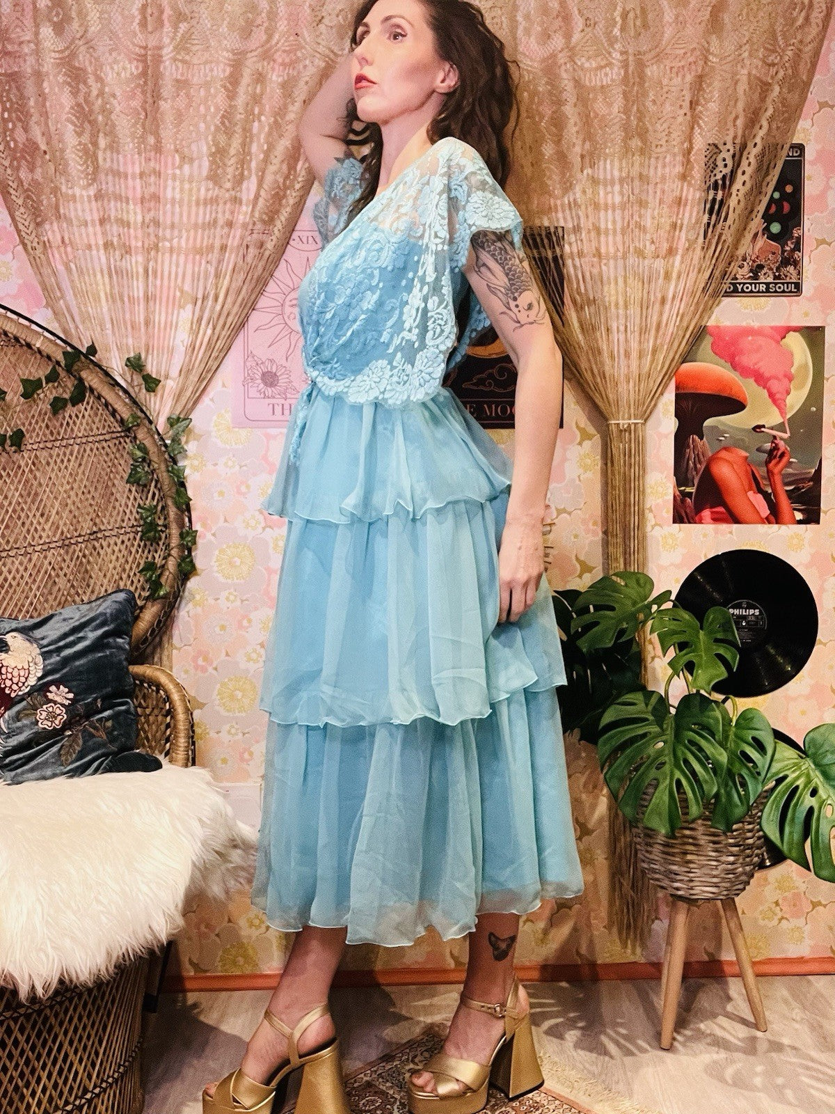 Vintage 1980s Prom Dress Layered Floaty Cocktail Gown With Lace Cape Sleeves 10