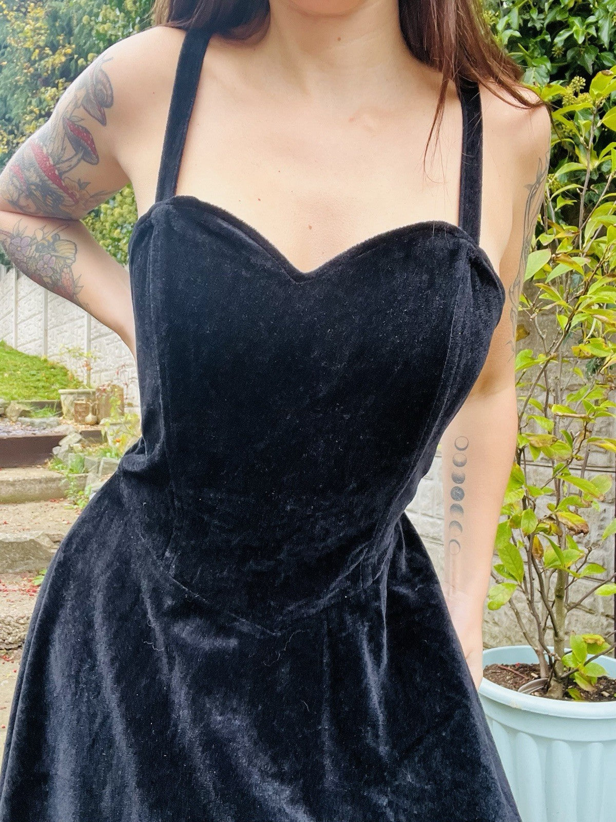 Vintage 1980s Velvet Dress Black Size 14-16 Whimsigoth Party Style