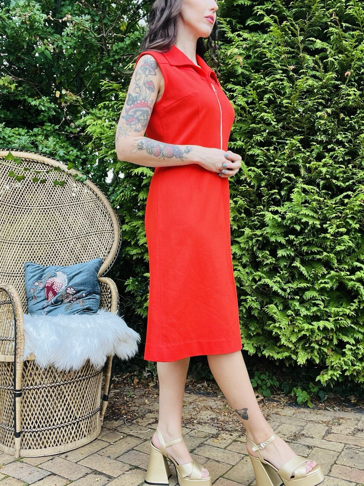 Vintage 1970s Red Dress Retro Shirt Dagger Collar Style With Zip Knee Length 14