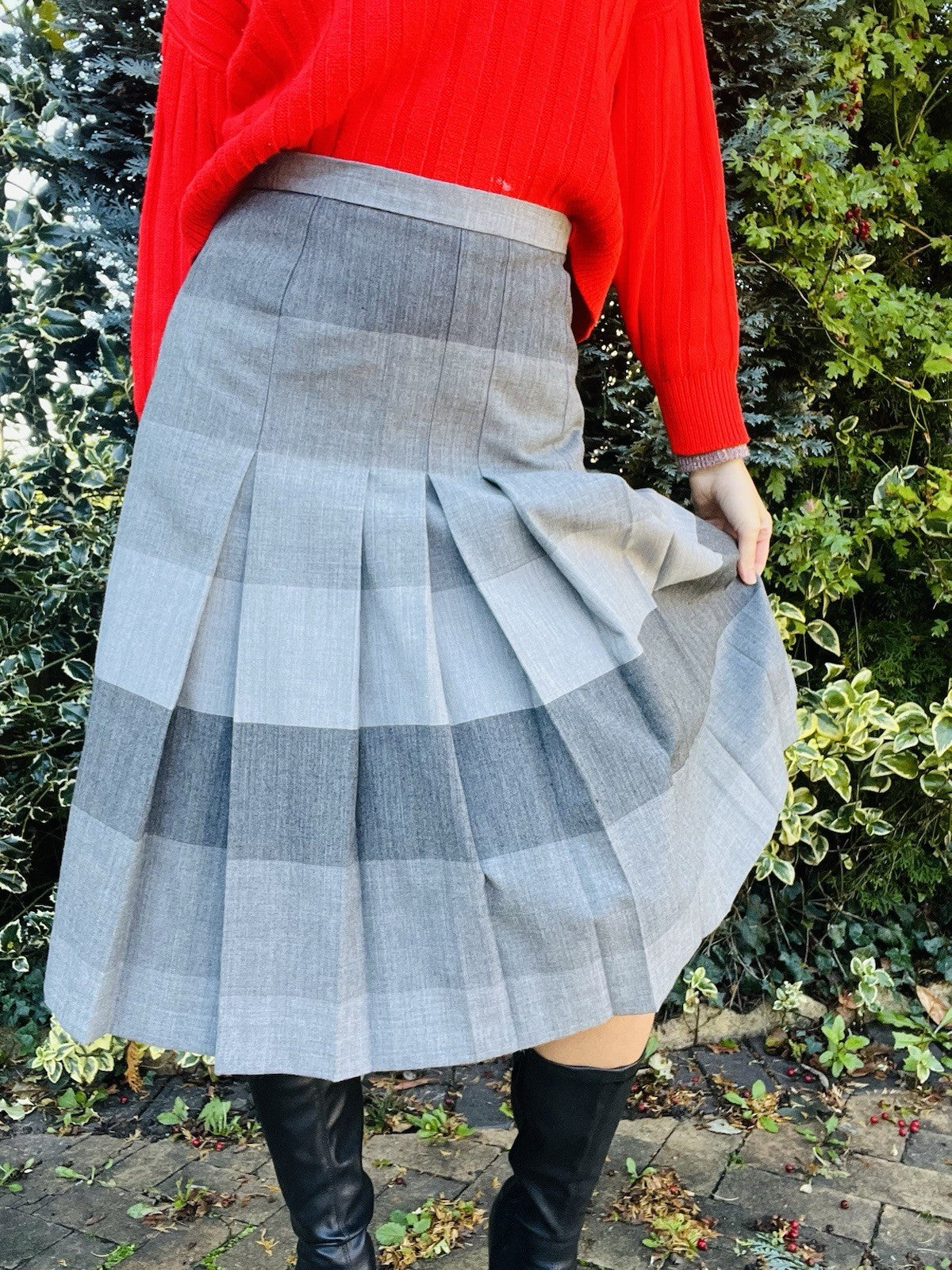 Vintage 1980s Pleated Skirt, Plaid Tennis Style High Waist Midi Skirt, Grey 10