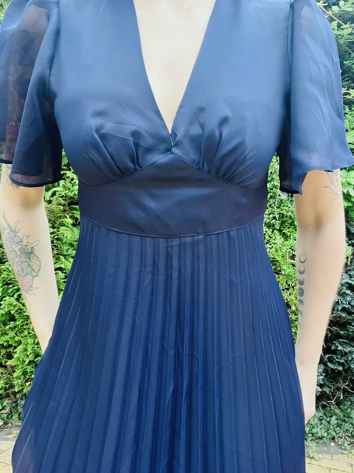 Vintage 1970s Long Dress, Pleated Maxi Length, V-neck, Floaty Sleeves, Blue 12