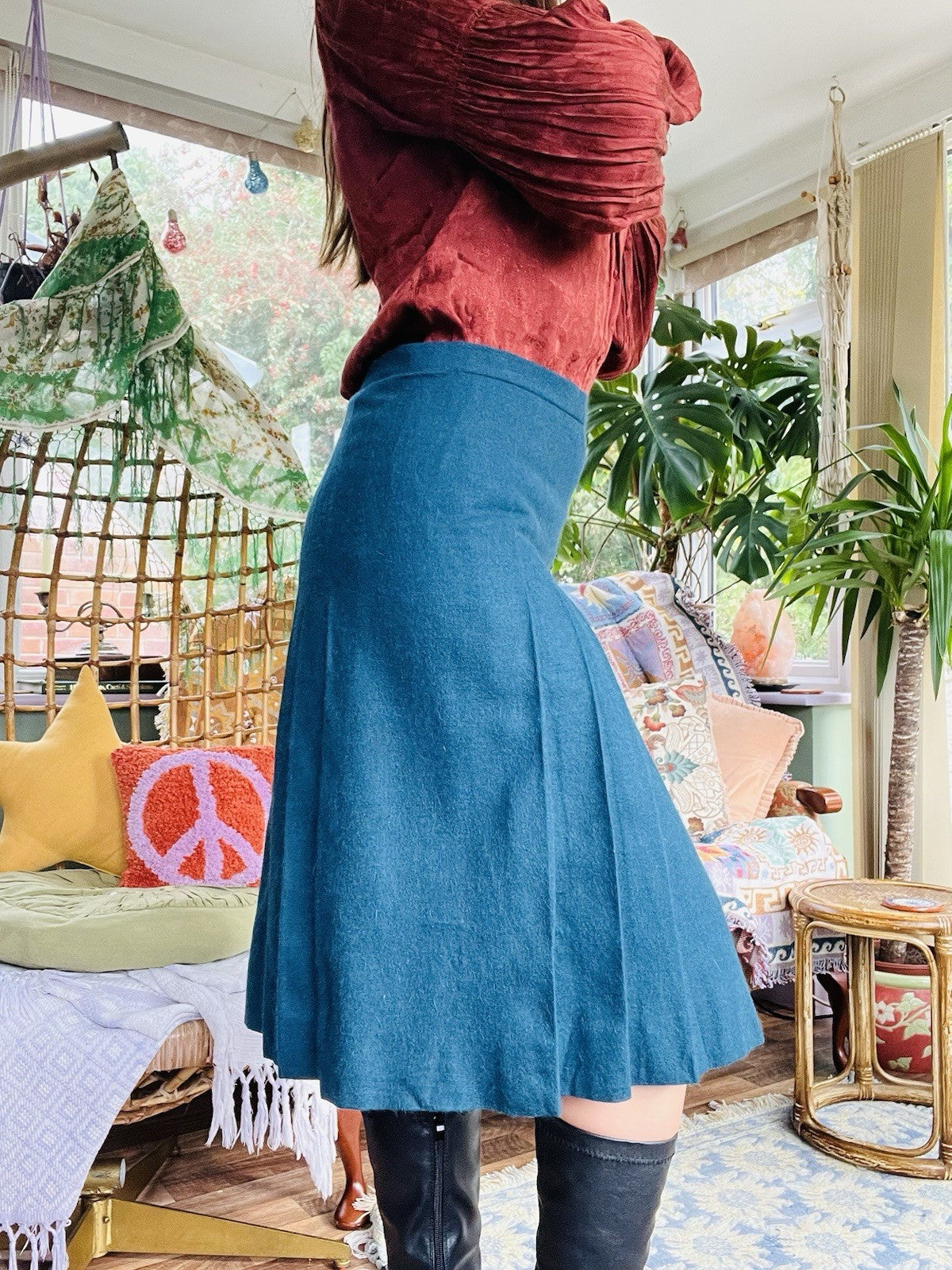 Vintage 1970s Pleated Skirt, High Waist Midi Length Preppy Office Workwear, 14