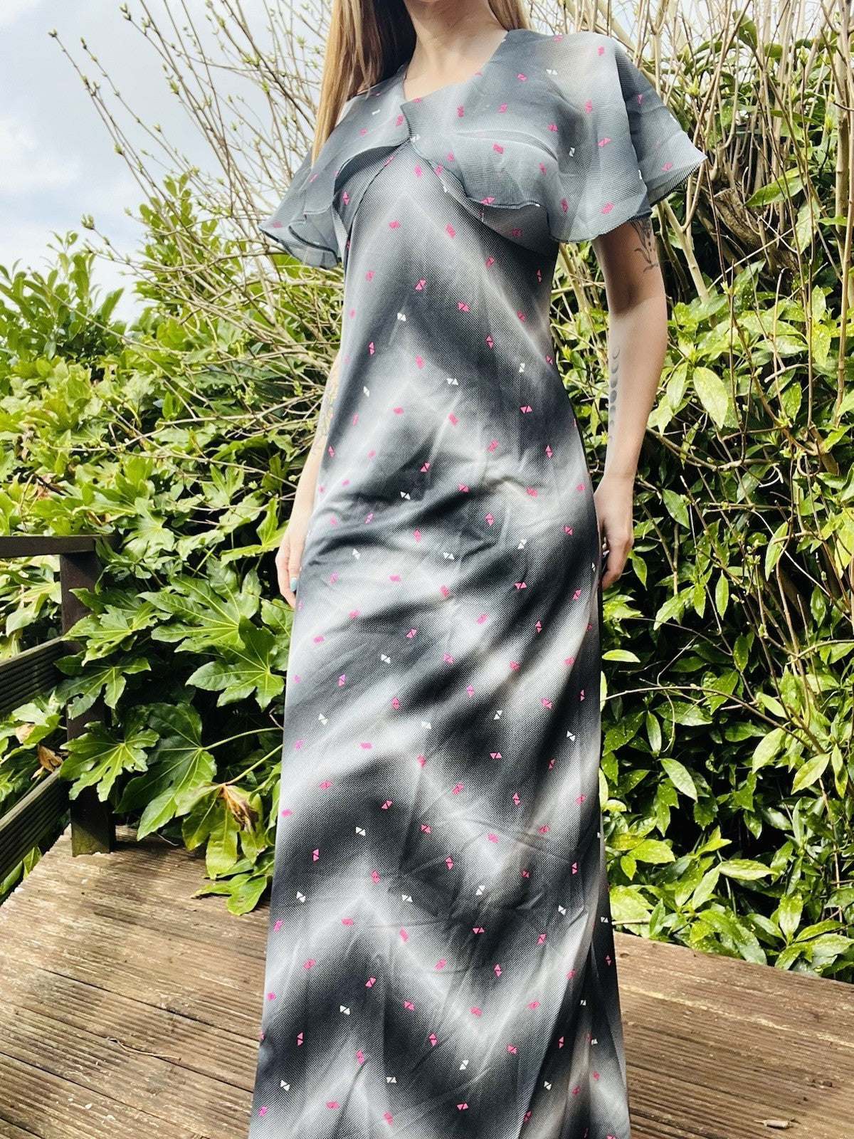Vintage 1970s Maxi Dress Long Zigzag Flared Cape Sleeves Size 10-12