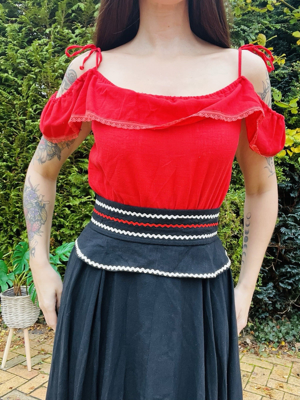 Vintage 1980s Maxi Dress Long Boho Gypsy Frilly Dress With Belt Red Black 10