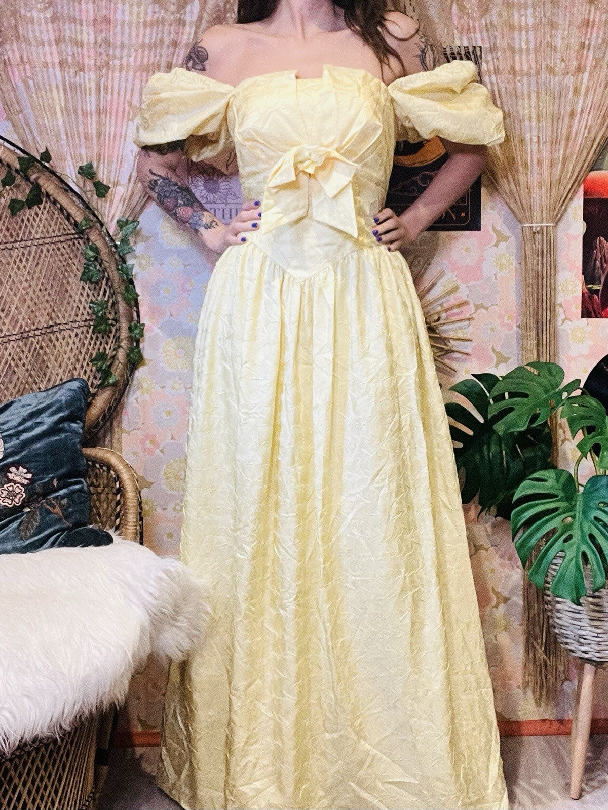 Vintage 1980s Prom Dress Long Off Shoulder Bow Front Ball Gown Yellow Size 12