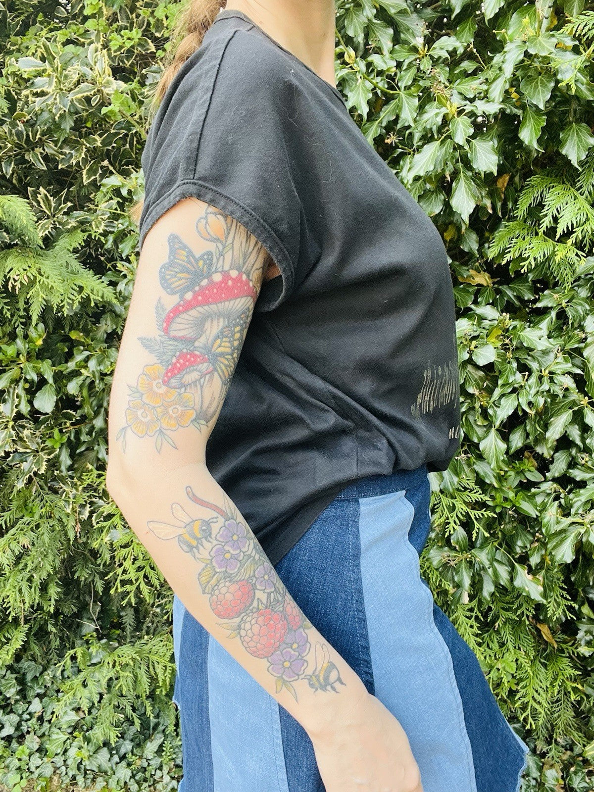 Vintage Y2K T-shirt Silver Metallic Bird Degisn Short Sleeve Tee Top Black 14