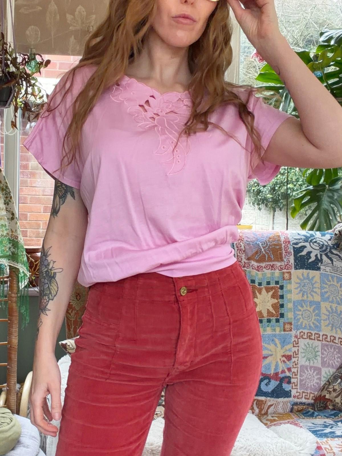 Vintage 1980s Batwing T-shirt By Golden Gate Pink Retro Tee 80s t shirt 18