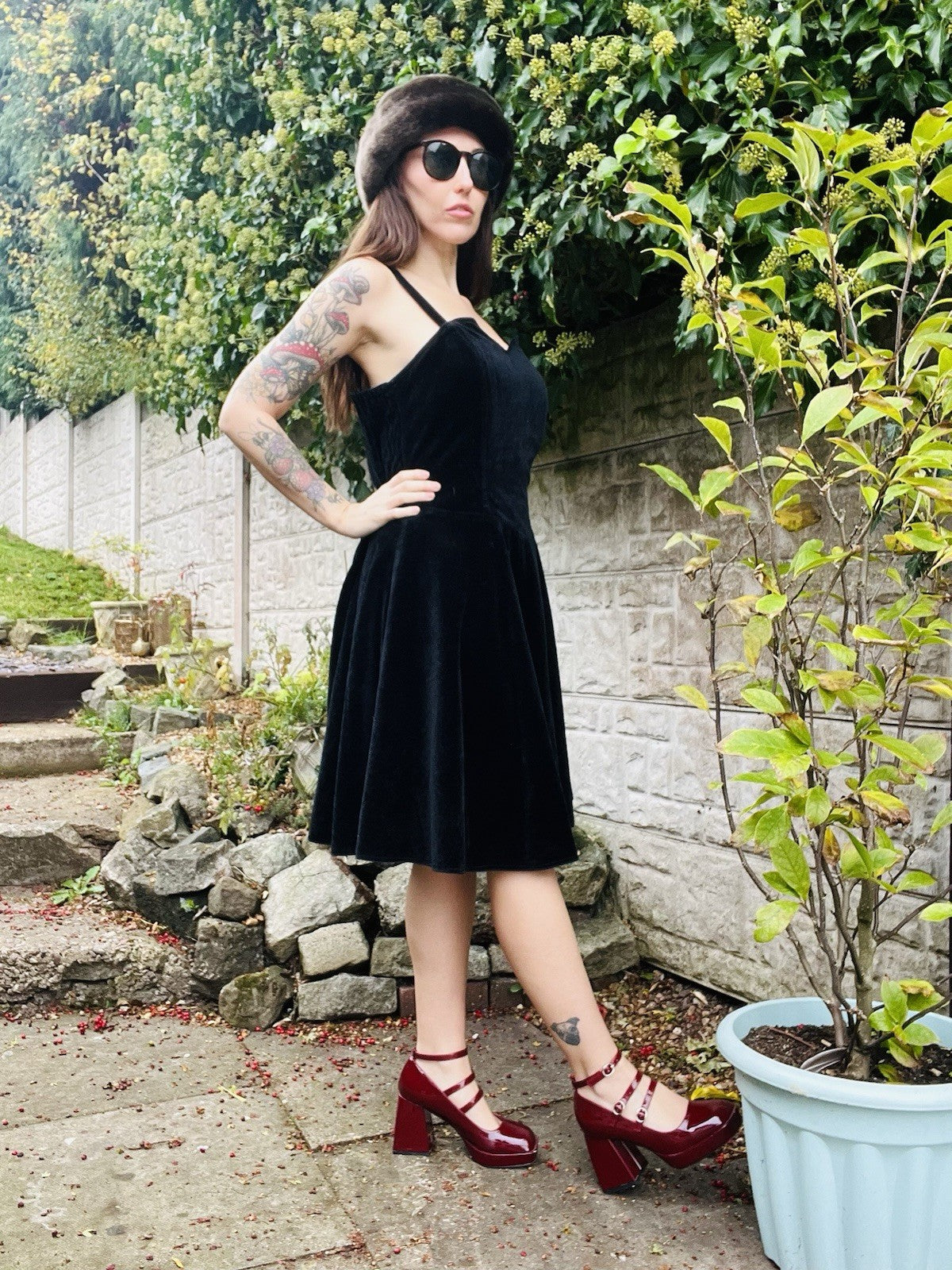 Vintage 1980s Velvet Dress Black Size 14-16 Whimsigoth Party Style