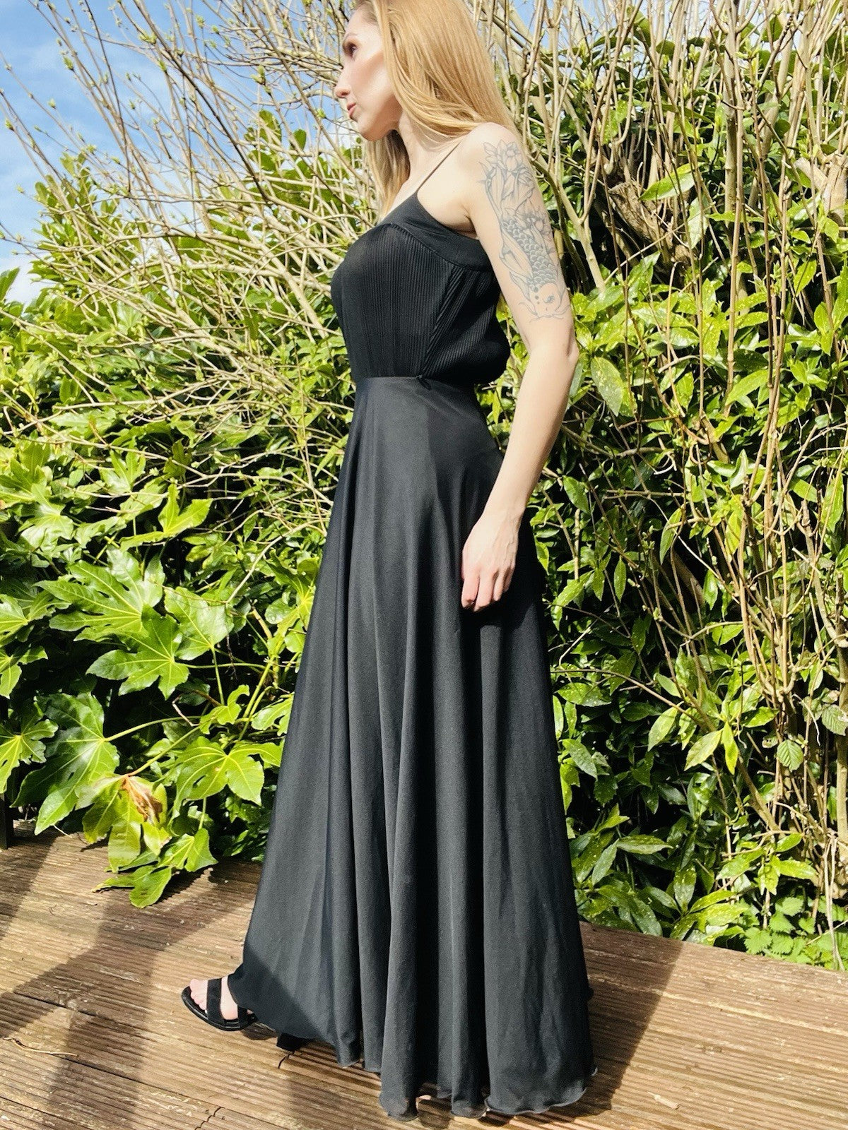 Vintage 1970s Maxi Dress Long Floaty Tie Waist Pleated Bodice Black Size 8