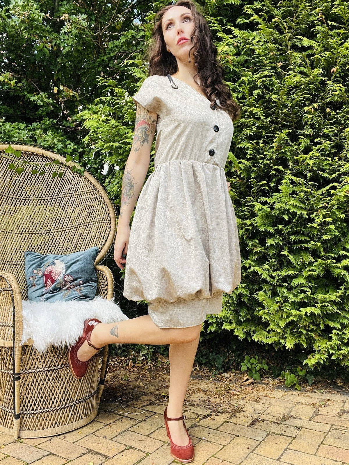Vintage 1980s Party Dress With Puff Ball Skirt And Button Front - Beige Size 10