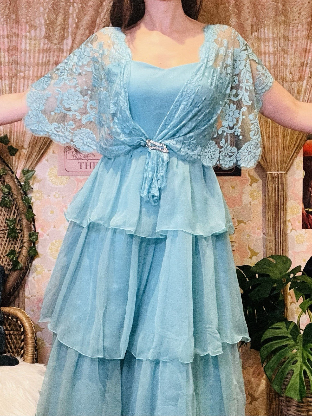 Vintage 1980s Prom Dress Layered Floaty Cocktail Gown With Lace Cape Sleeves 10
