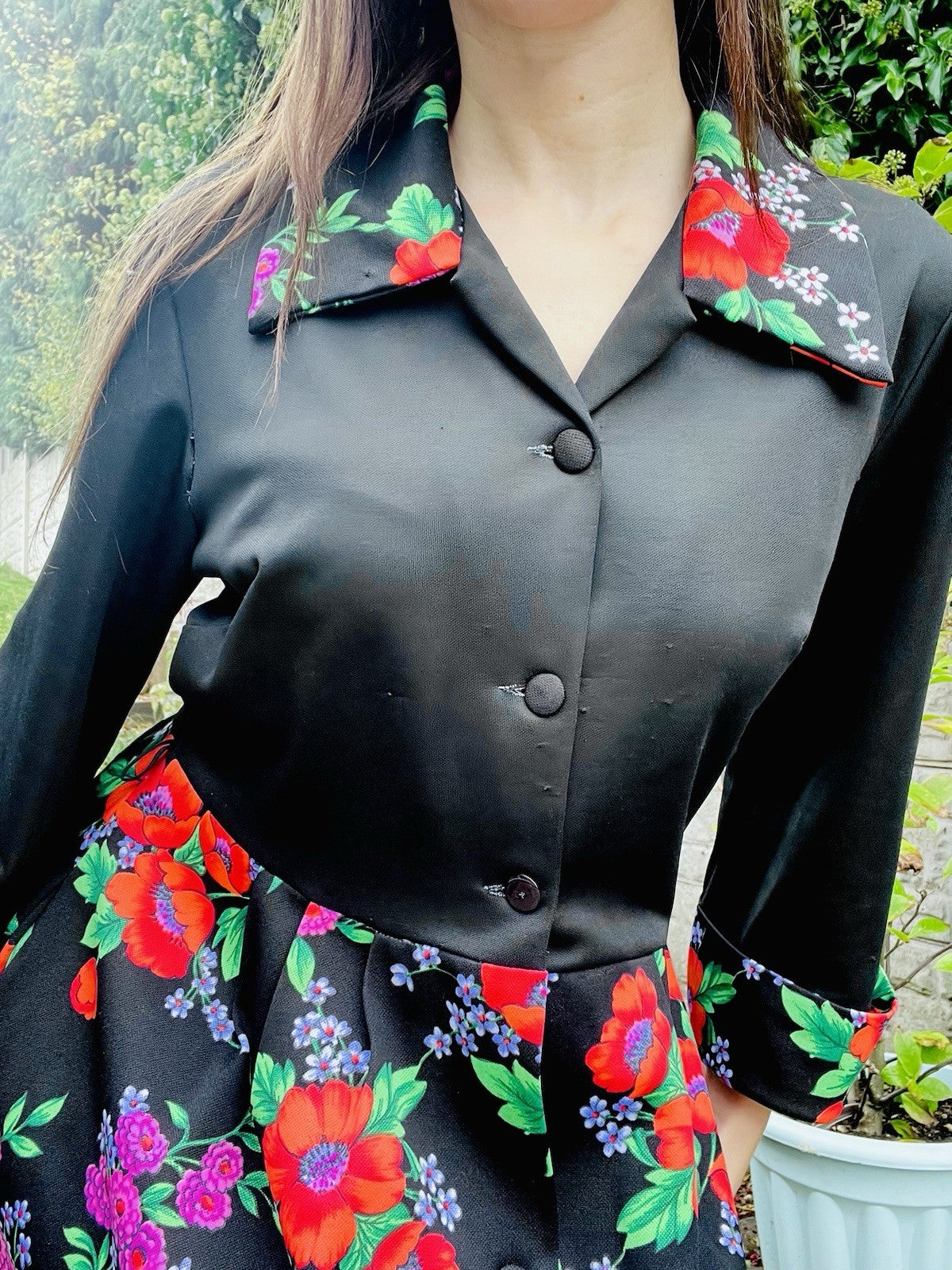 1970s Floral Shirt Dress Black Size 14 True Vintage, Dagger Collar, Midi Length