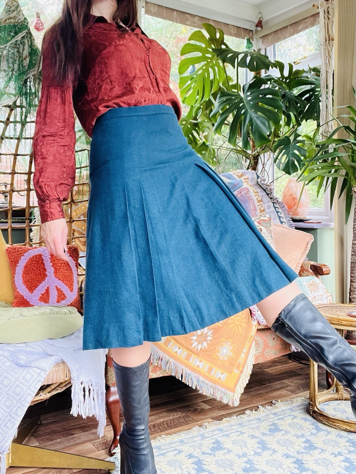 Vintage 1970s Pleated Skirt, High Waist Midi Length Preppy Office Workwear, 14