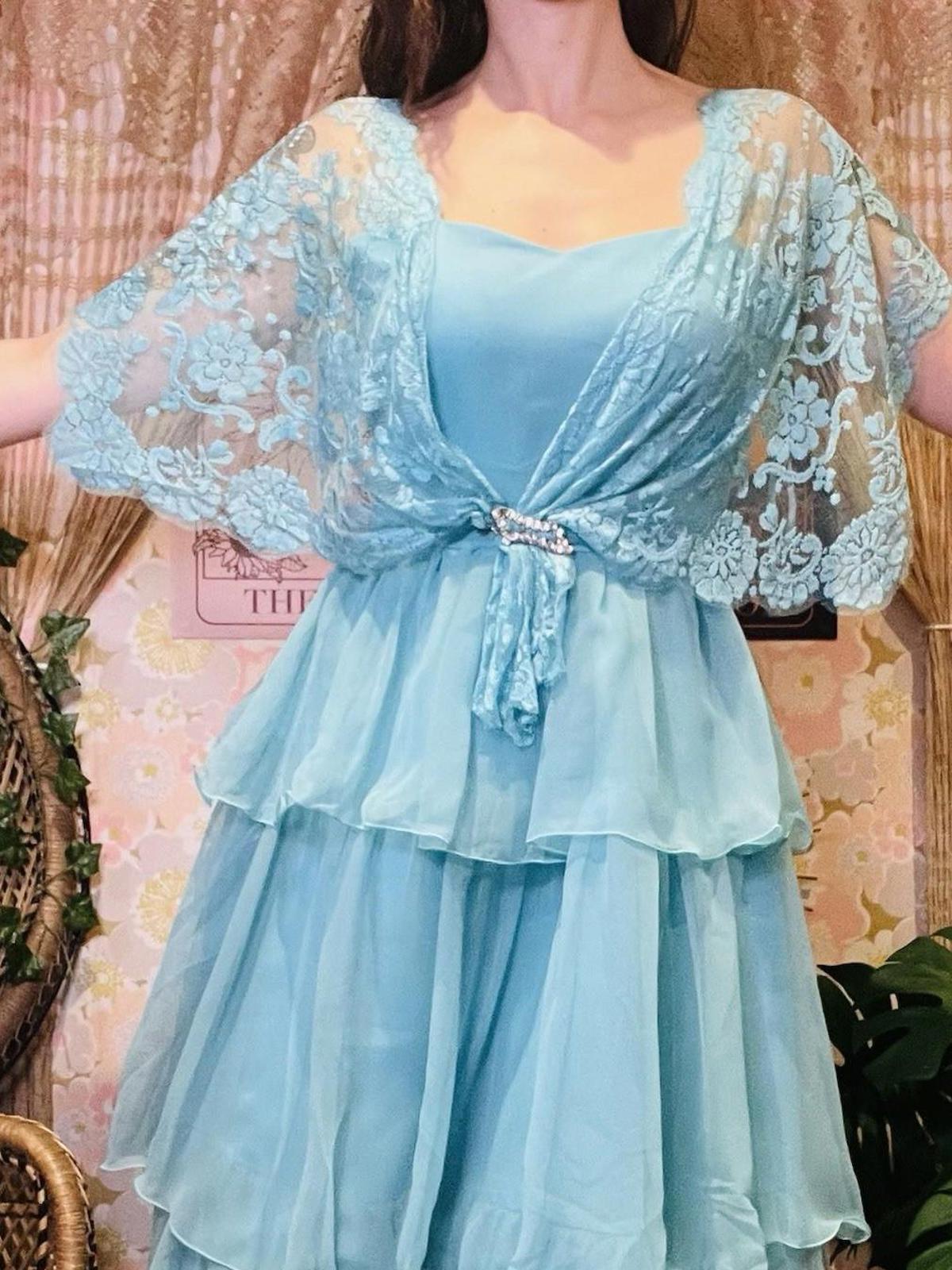 Vintage 1980s Prom Dress Layered Floaty Cocktail Gown With Lace Cape Sleeves 10