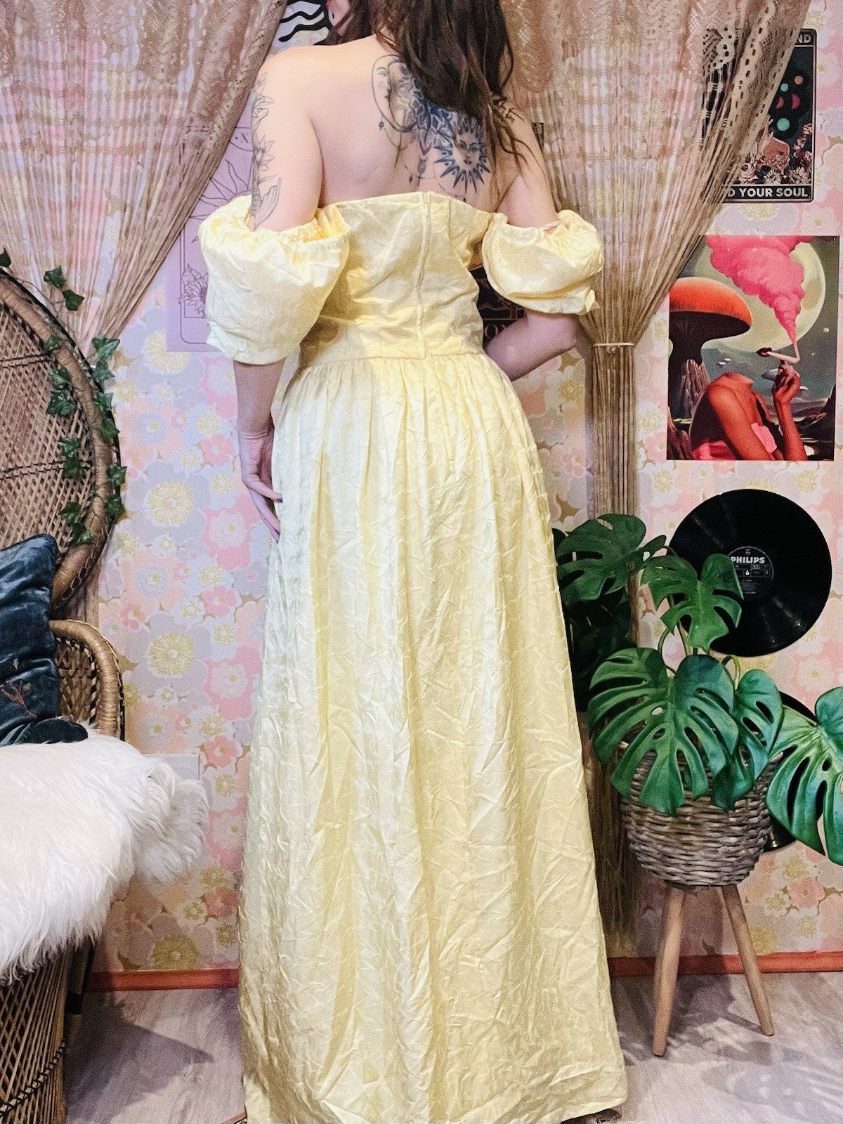 Vintage 1980s Prom Dress Long Off Shoulder Bow Front Ball Gown Yellow Size 12