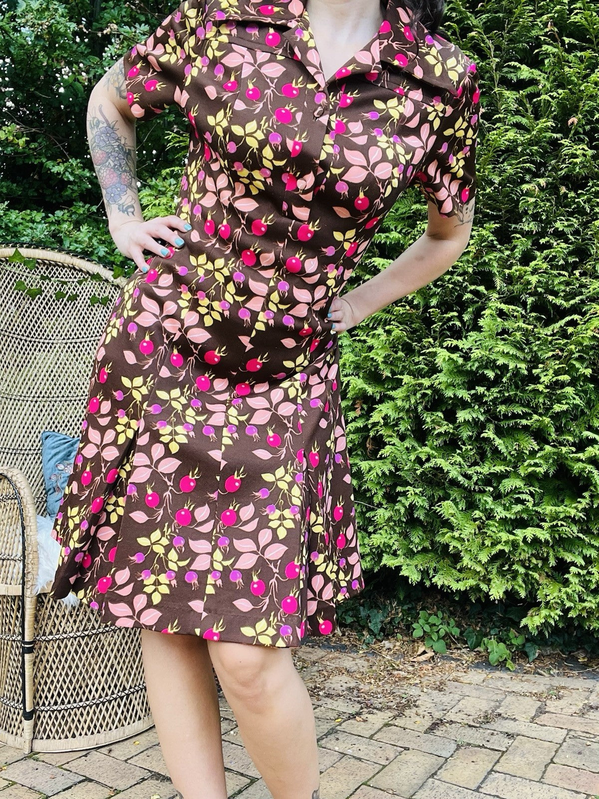 Vintage 1960s Shirt Dress, Fully Lined Autumnal Berry Leaves Design - Brown 16