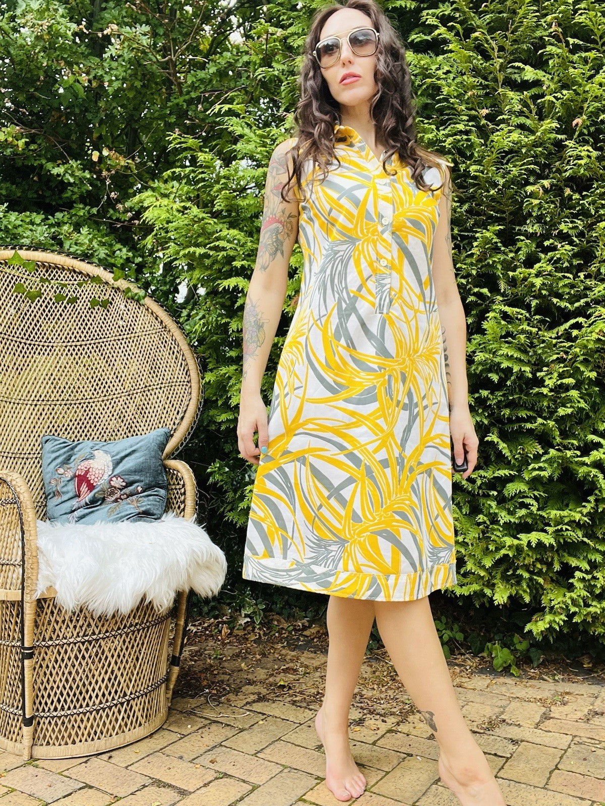 Vintage 1960s Shirt Dress, Bold Leave Print Sleeveless Dress Size 14