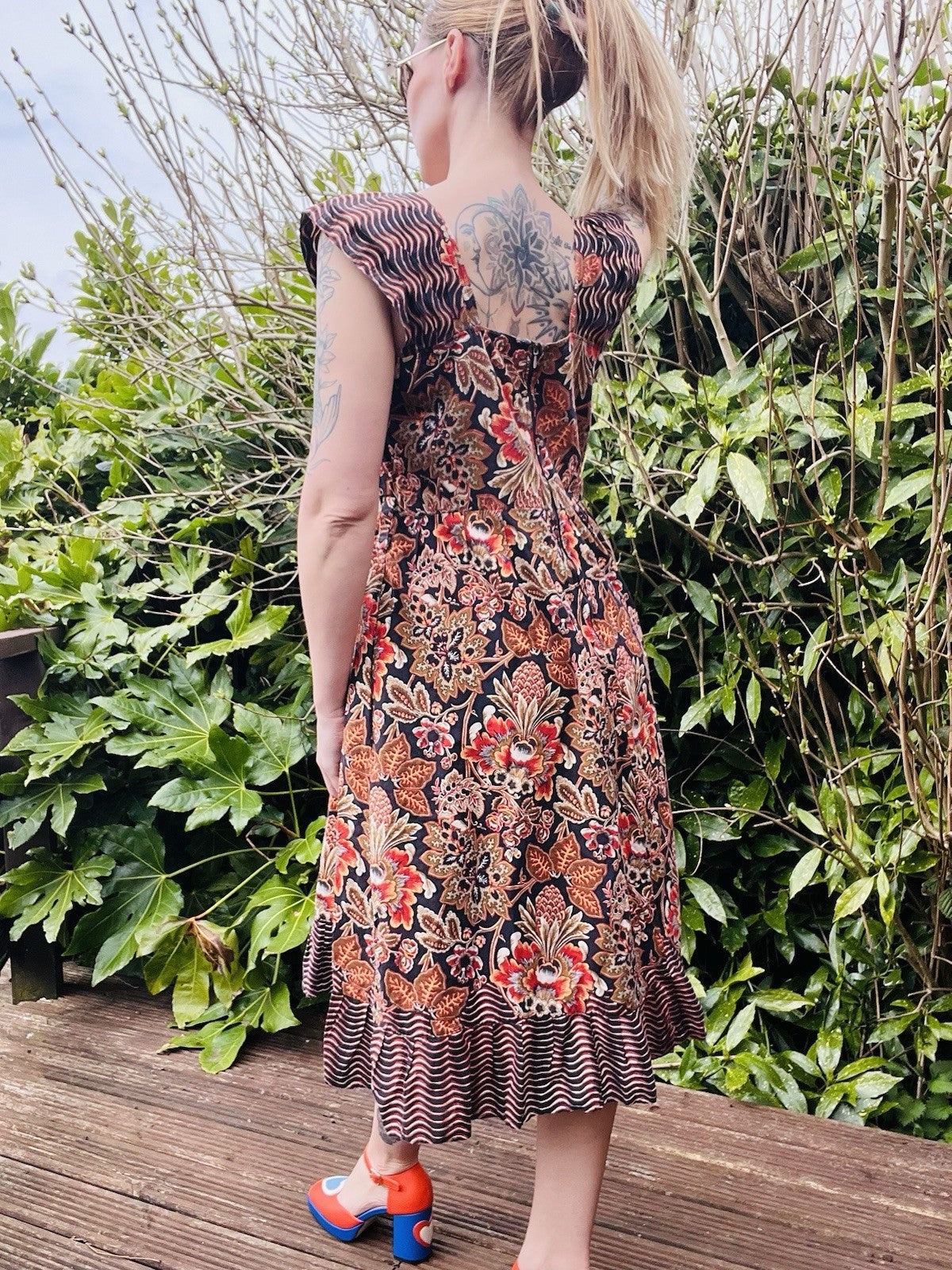 Vintage 1970s Floral Summer Dress Hippie Boho Frilly Hem Cap Sleeves 14