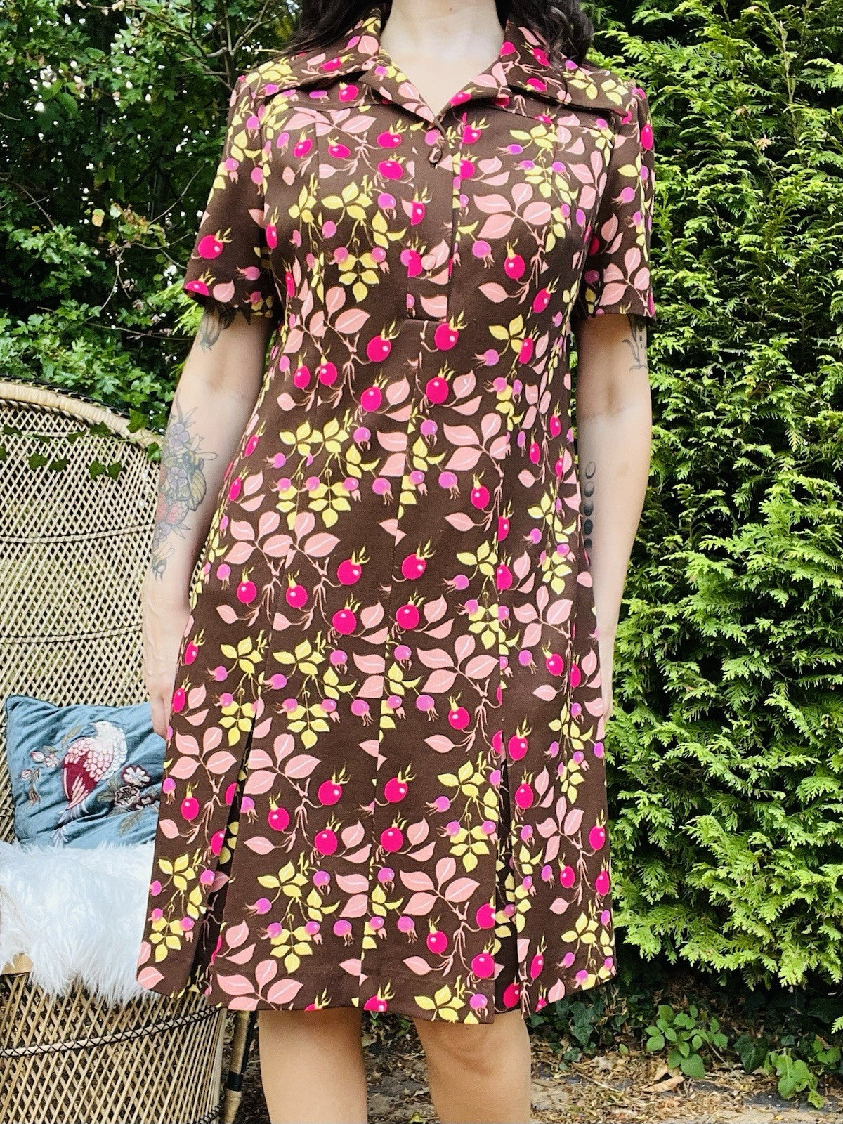 Vintage 1960s Shirt Dress, Fully Lined Autumnal Berry Leaves Design - Brown 16