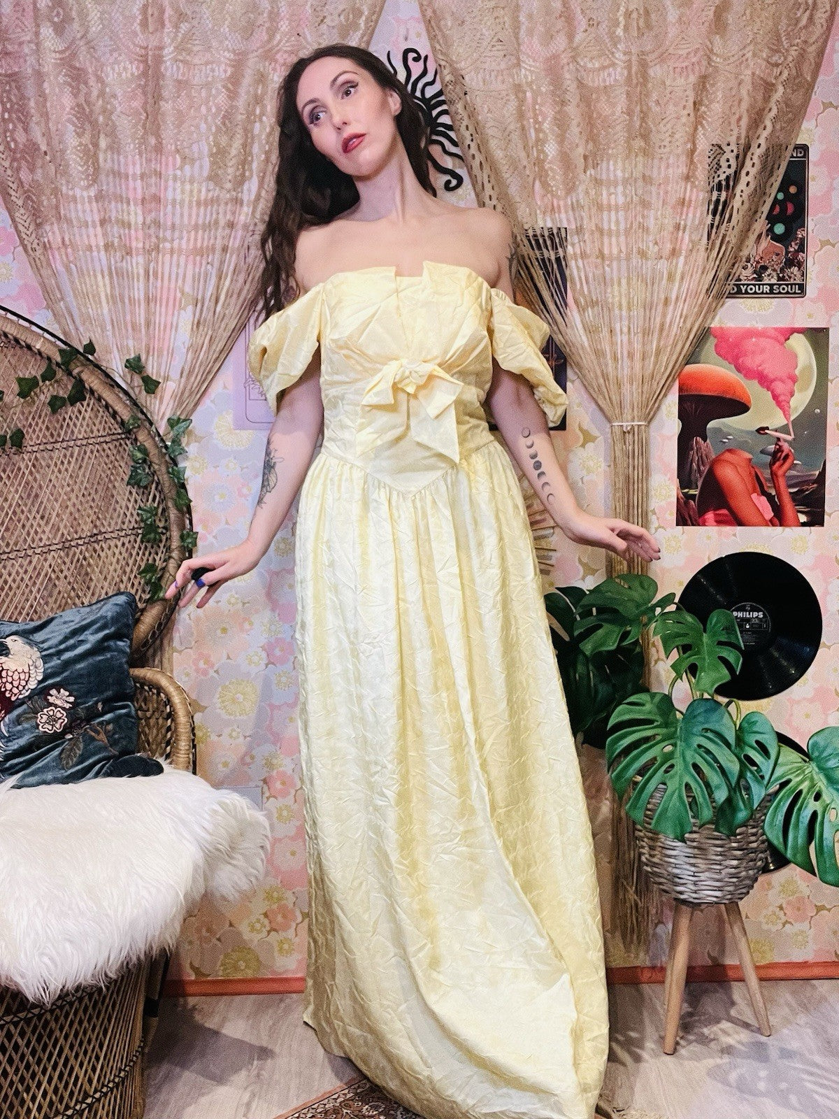 Vintage 1980s Prom Dress Long Off Shoulder Bow Front Ball Gown Yellow Size 12