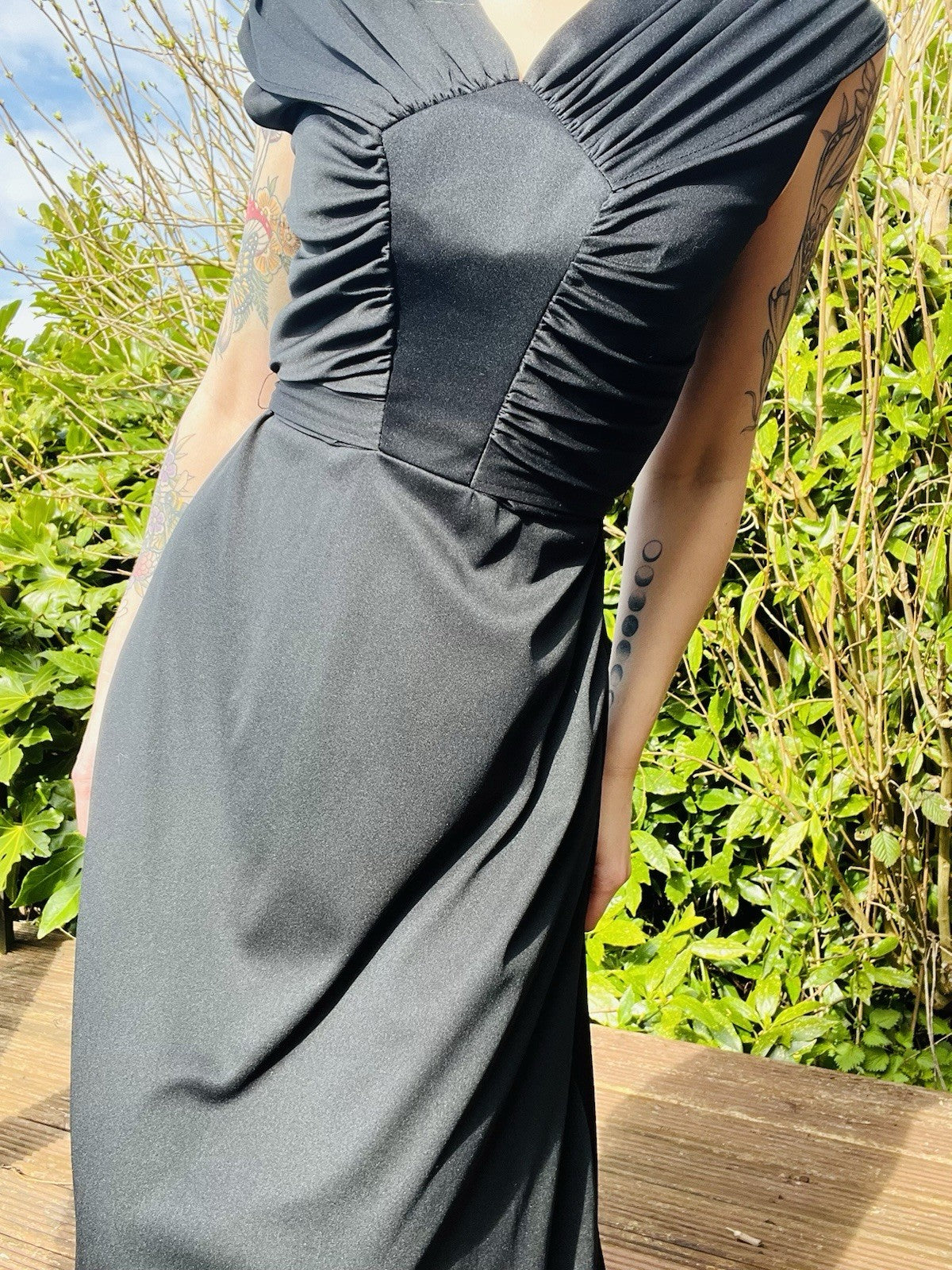 Vintage 1960s Maxi Dress Long Ruffle Front Cinched Tie Waist Black Size 10-12