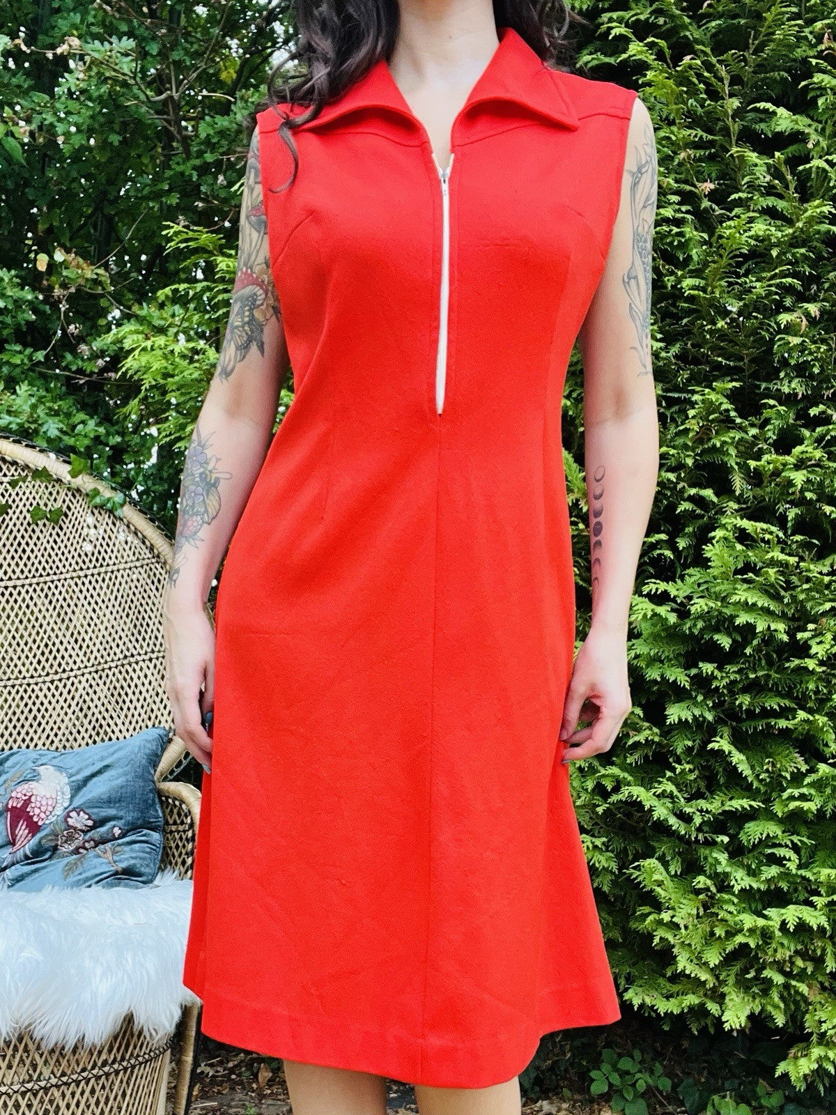 Vintage 1970s Red Dress Retro Shirt Dagger Collar Style With Zip Knee Length 14