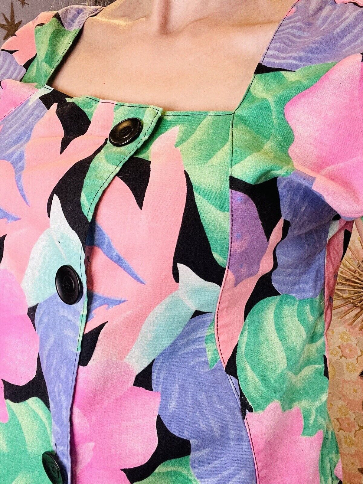 Vintage 80s Blouse Top With Bold Floral Summer Print And Asymmetric Button 12