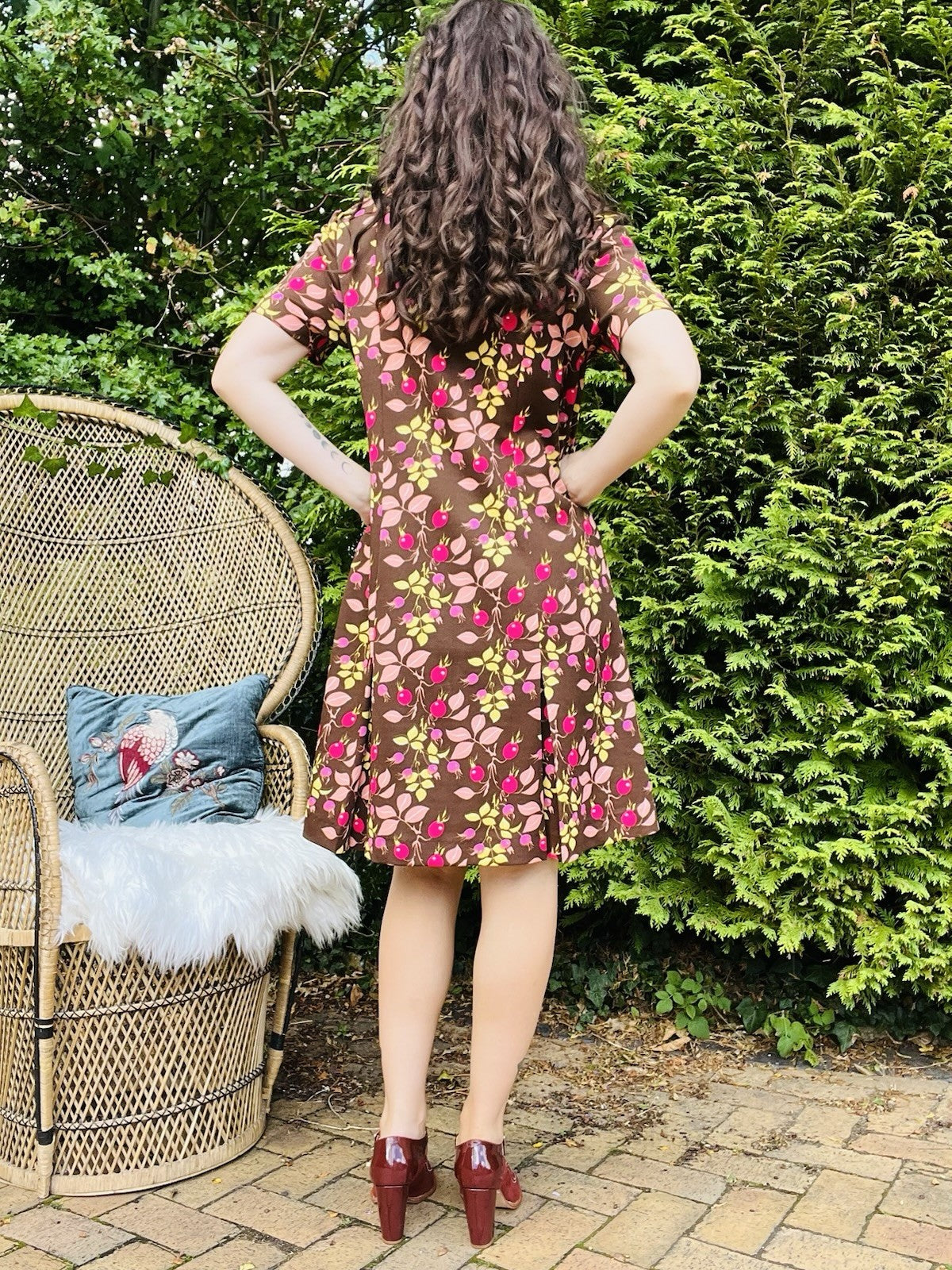 Vintage 1960s Shirt Dress, Fully Lined Autumnal Berry Leaves Design - Brown 16