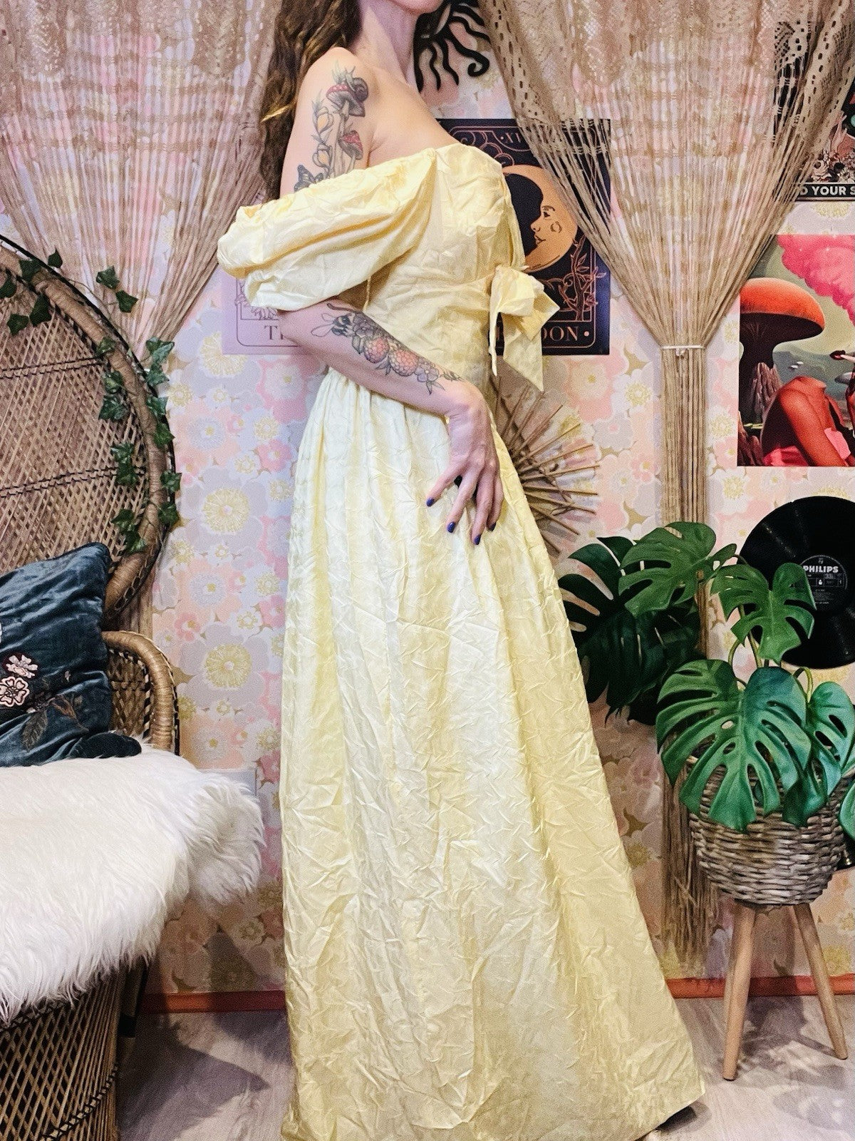 Vintage 1980s Prom Dress Long Off Shoulder Bow Front Ball Gown Yellow Size 12