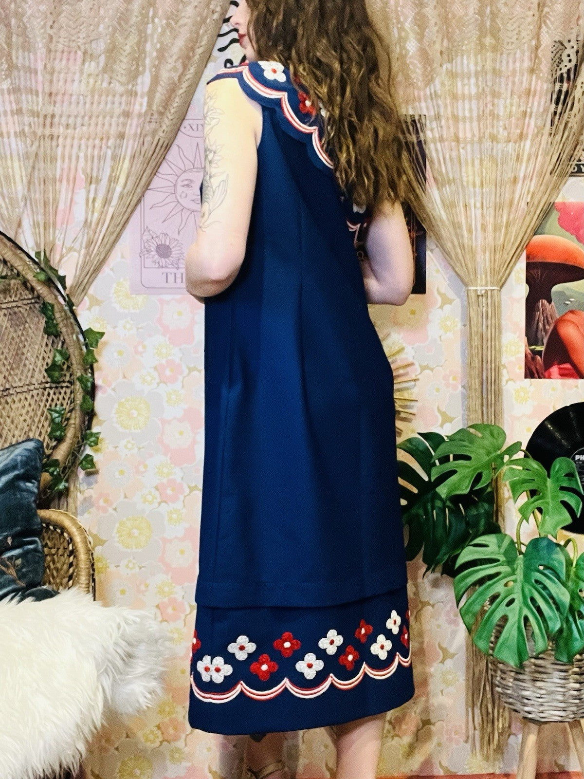 Vintage 1960s Shift Dress One Shoulder Retro Flower Scalllop Trim Blue Size 16
