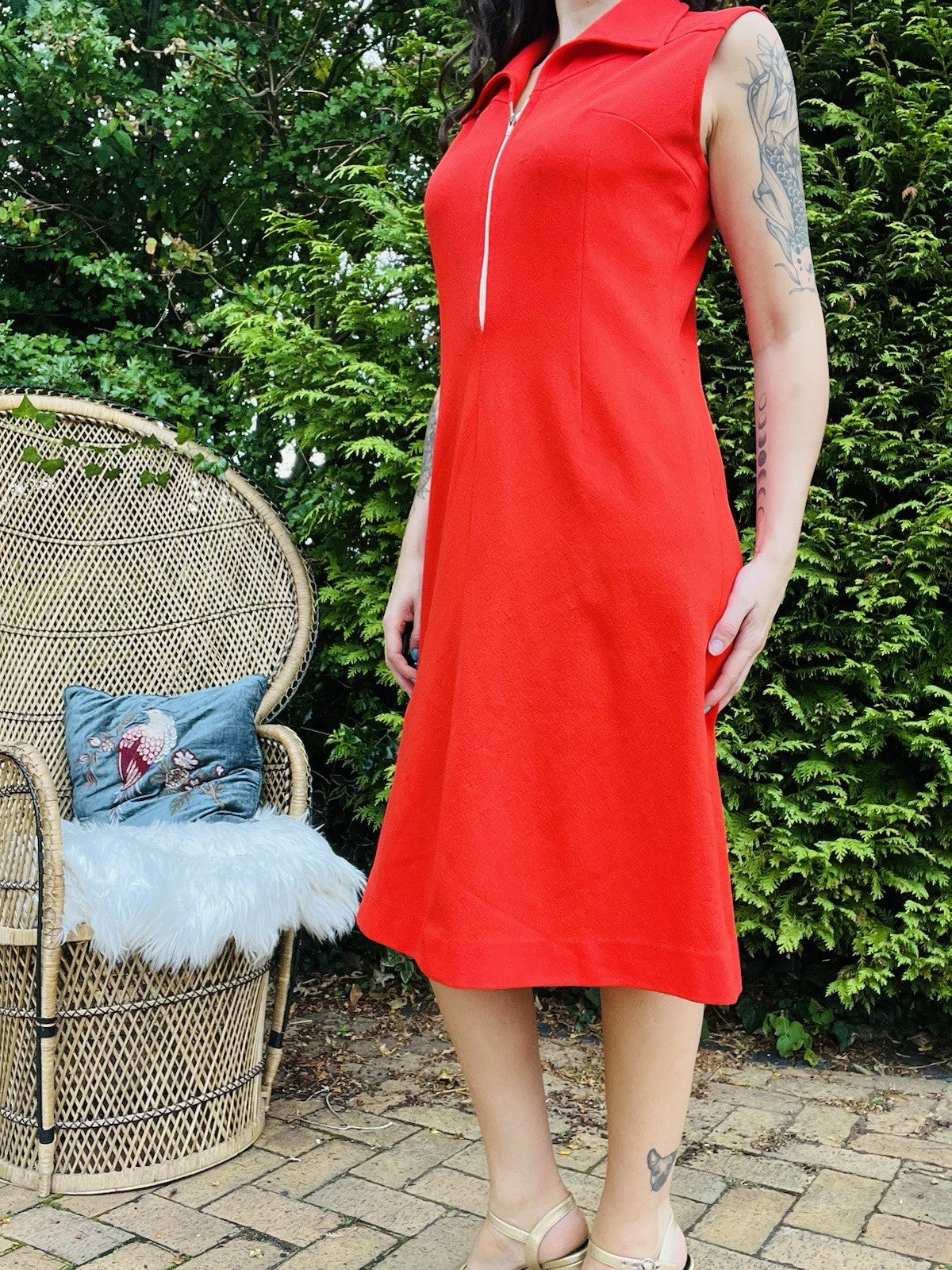 Vintage 1970s Red Dress Retro Shirt Dagger Collar Style With Zip Knee Length 14
