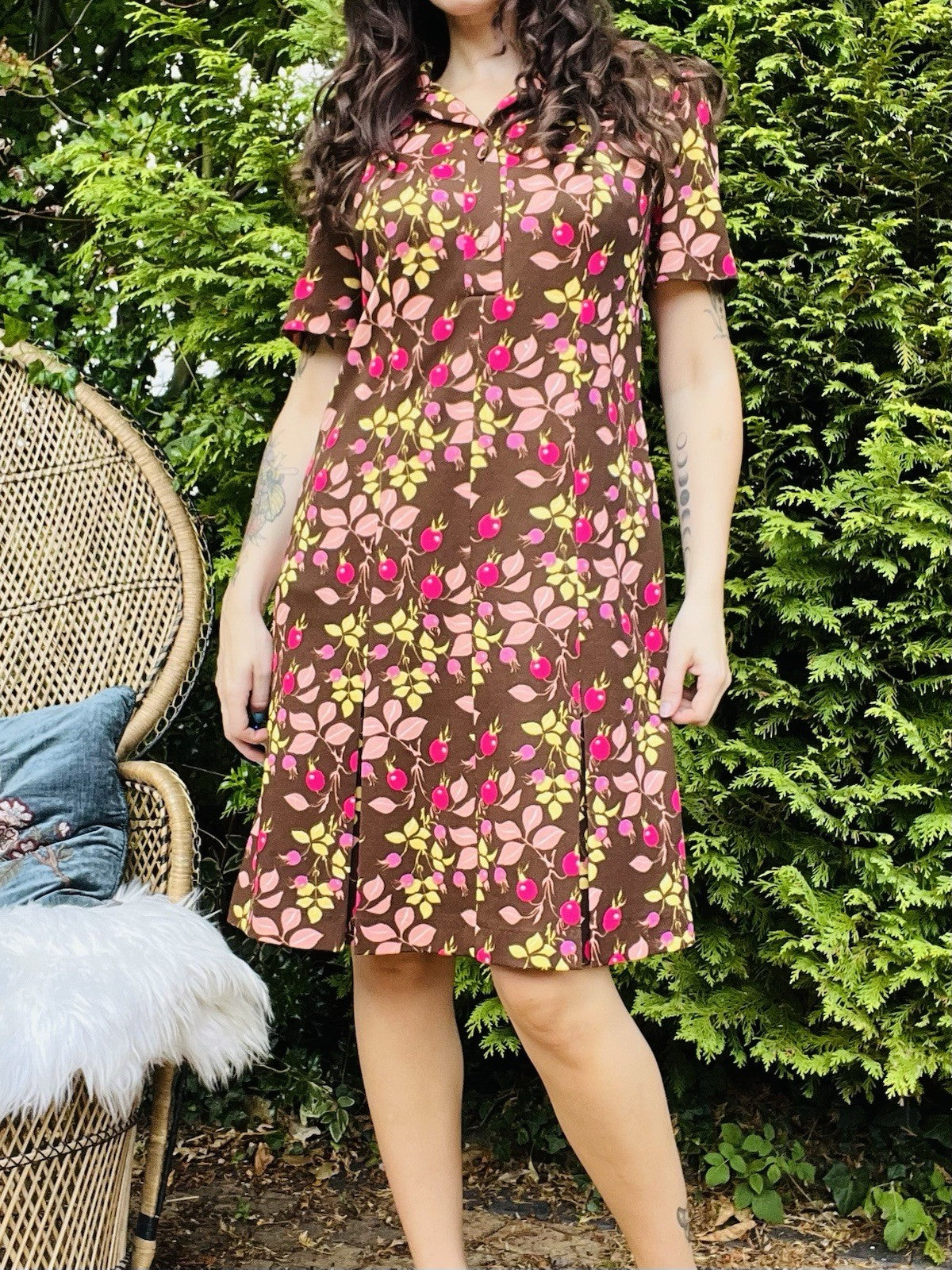 Vintage 1960s Shirt Dress, Fully Lined Autumnal Berry Leaves Design - Brown 16