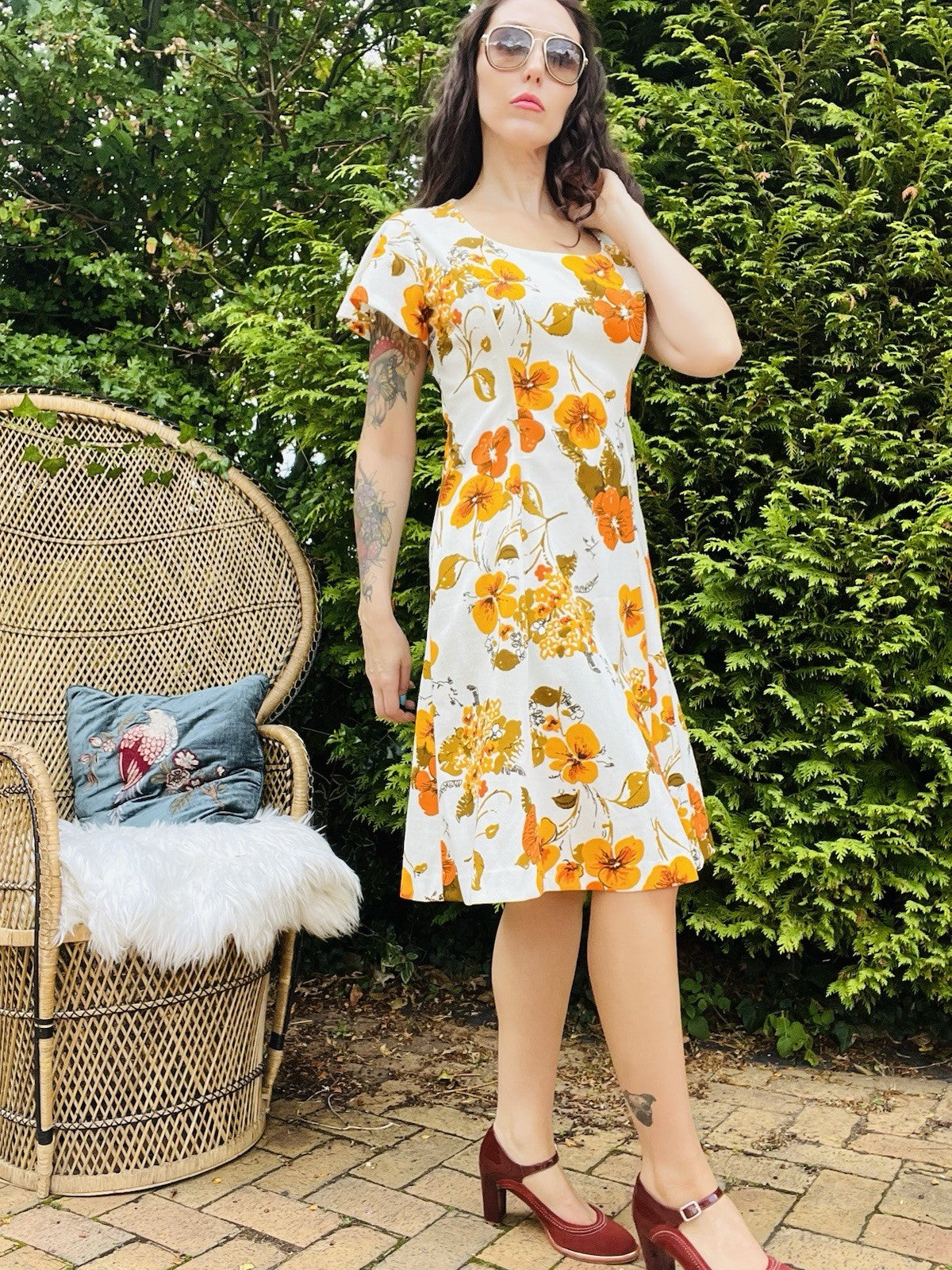 Vintage 1960s Floral Dress, Short Sleeve Bold Flower Print Knee Length Dress 14
