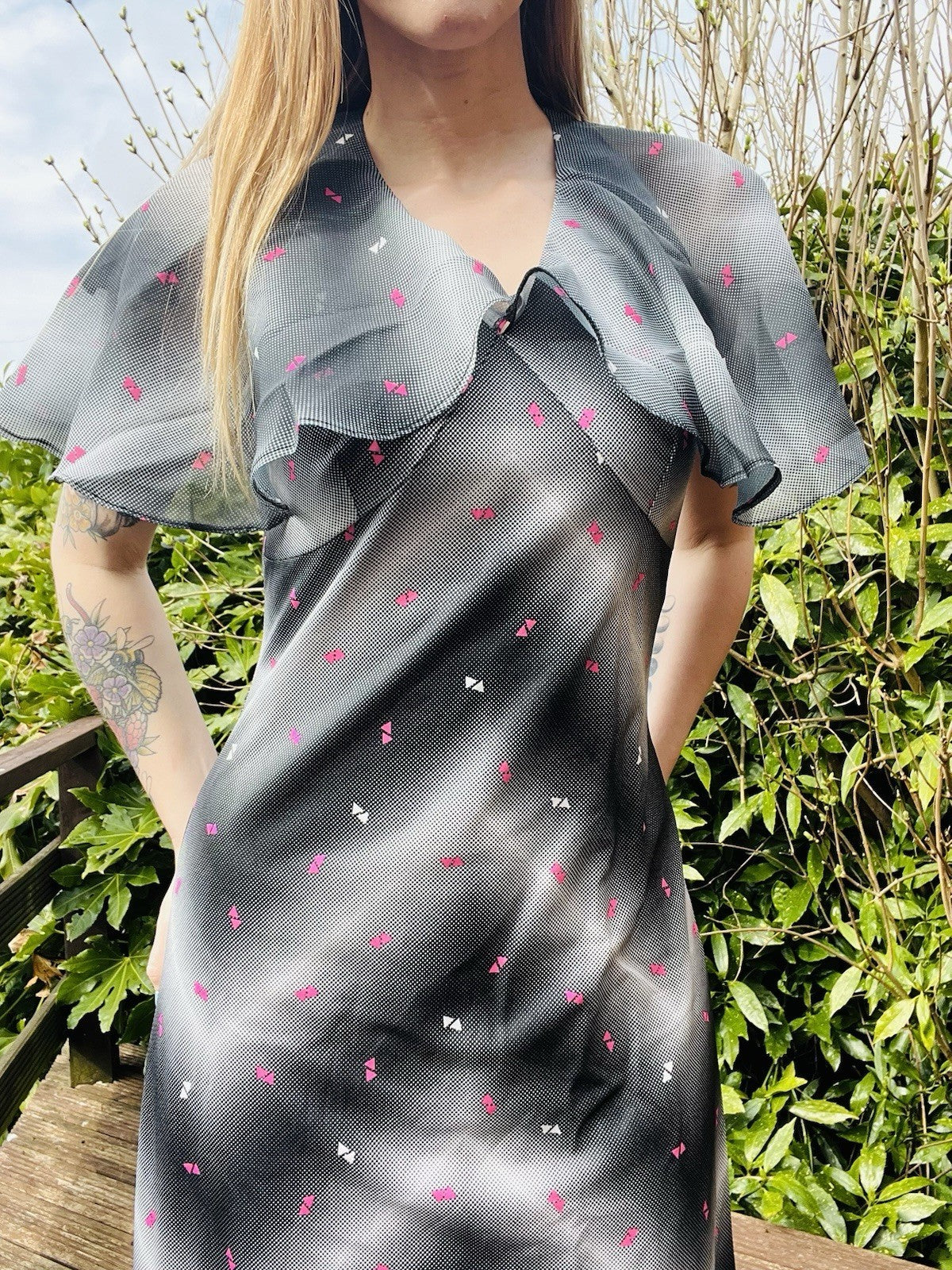 Vintage 1970s Maxi Dress Long Zigzag Flared Cape Sleeves Size 10-12