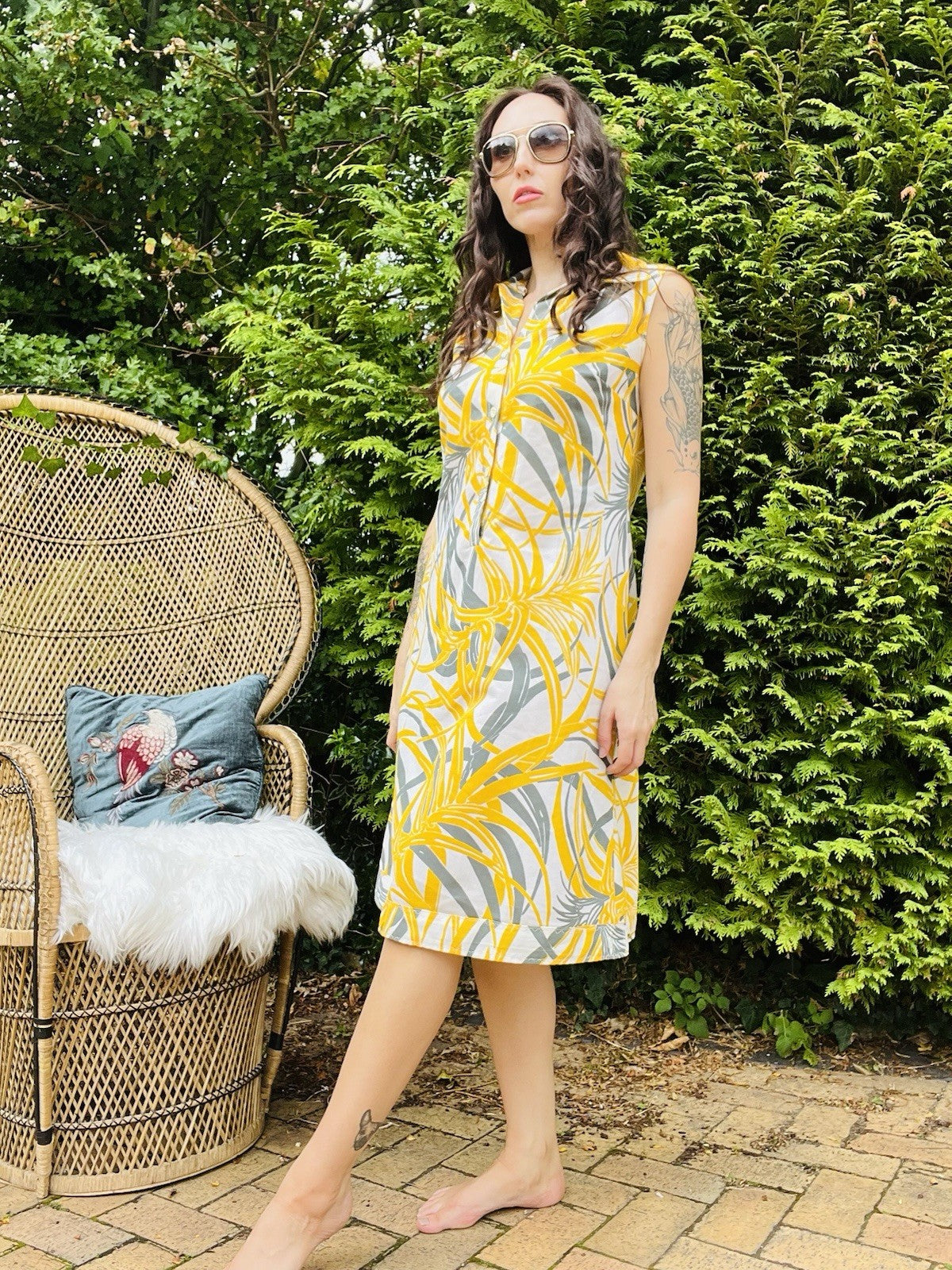 Vintage 1960s Shirt Dress, Bold Leave Print Sleeveless Dress Size 14