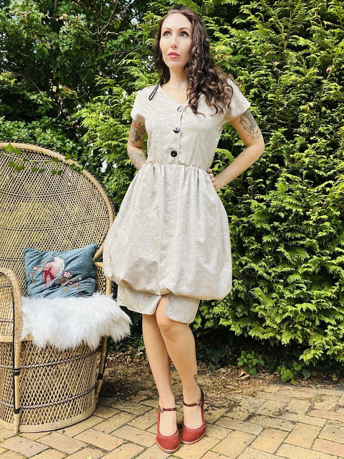 Vintage 1980s Party Dress With Puff Ball Skirt And Button Front - Beige Size 10