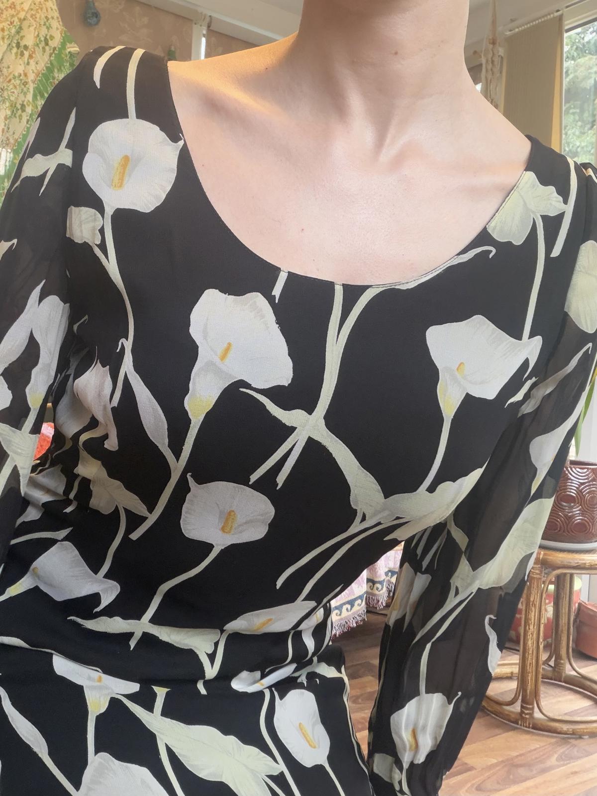 Black Floral Midi Dress size 14 long sleeve frilly hem Lilly flower design