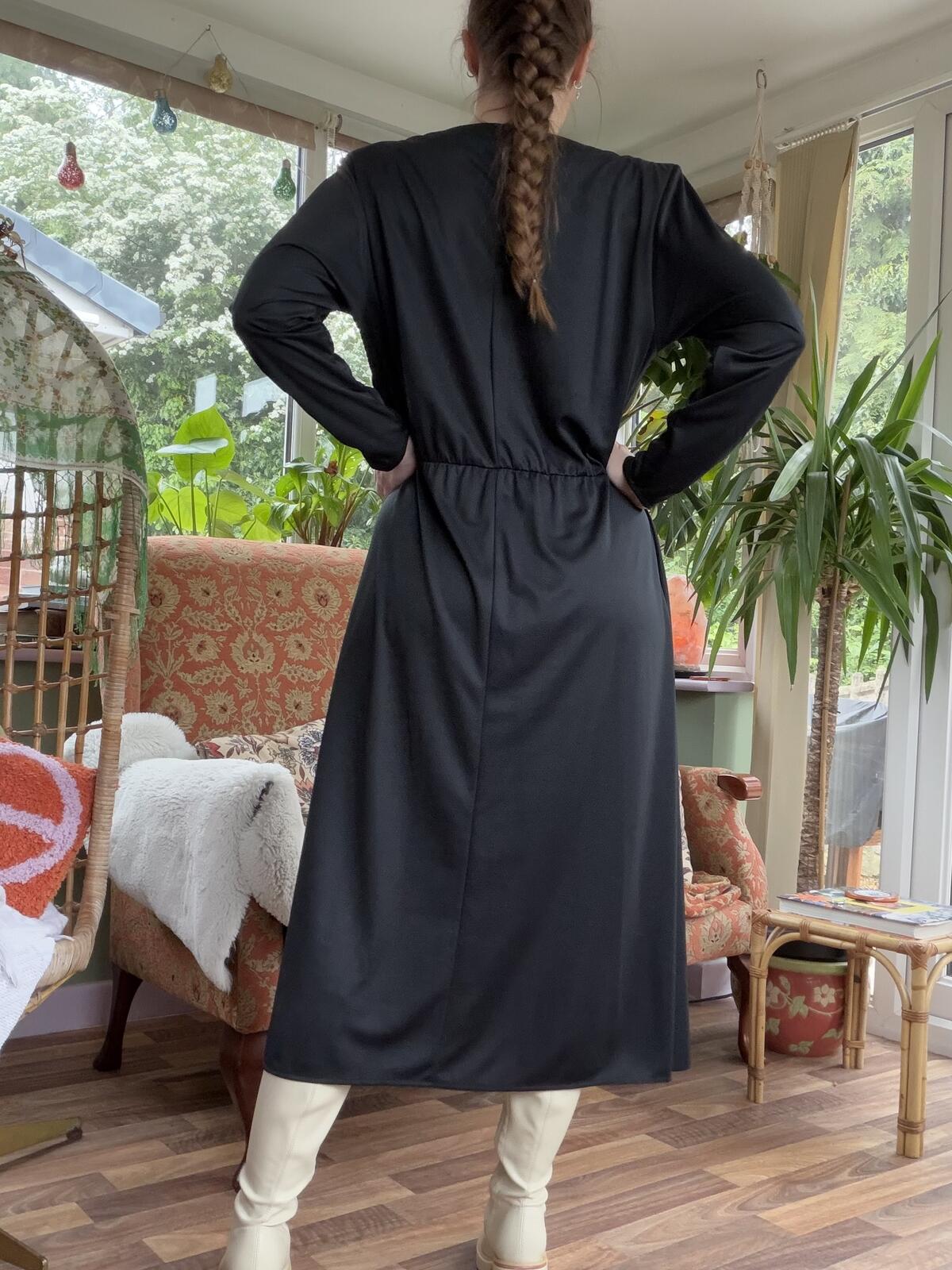 Vintage 1980s Midi Dress Black Long Sleeve with Sequin Leaf Detail Size 16