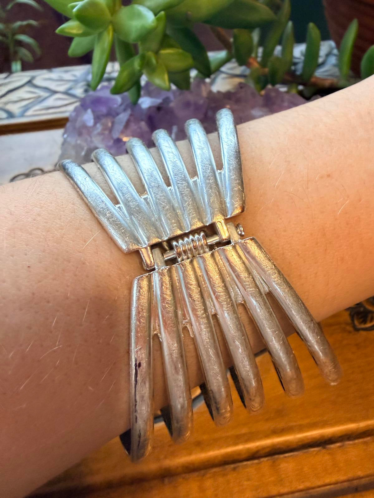 Vintage cuff bracelet bangle Silver Tone metal curved band spring hinge clasp