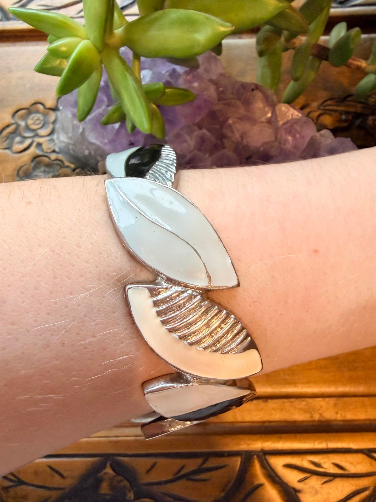 Vintage 1980s Enamel bracelet Geometric silver tone metal spring hinge bangle