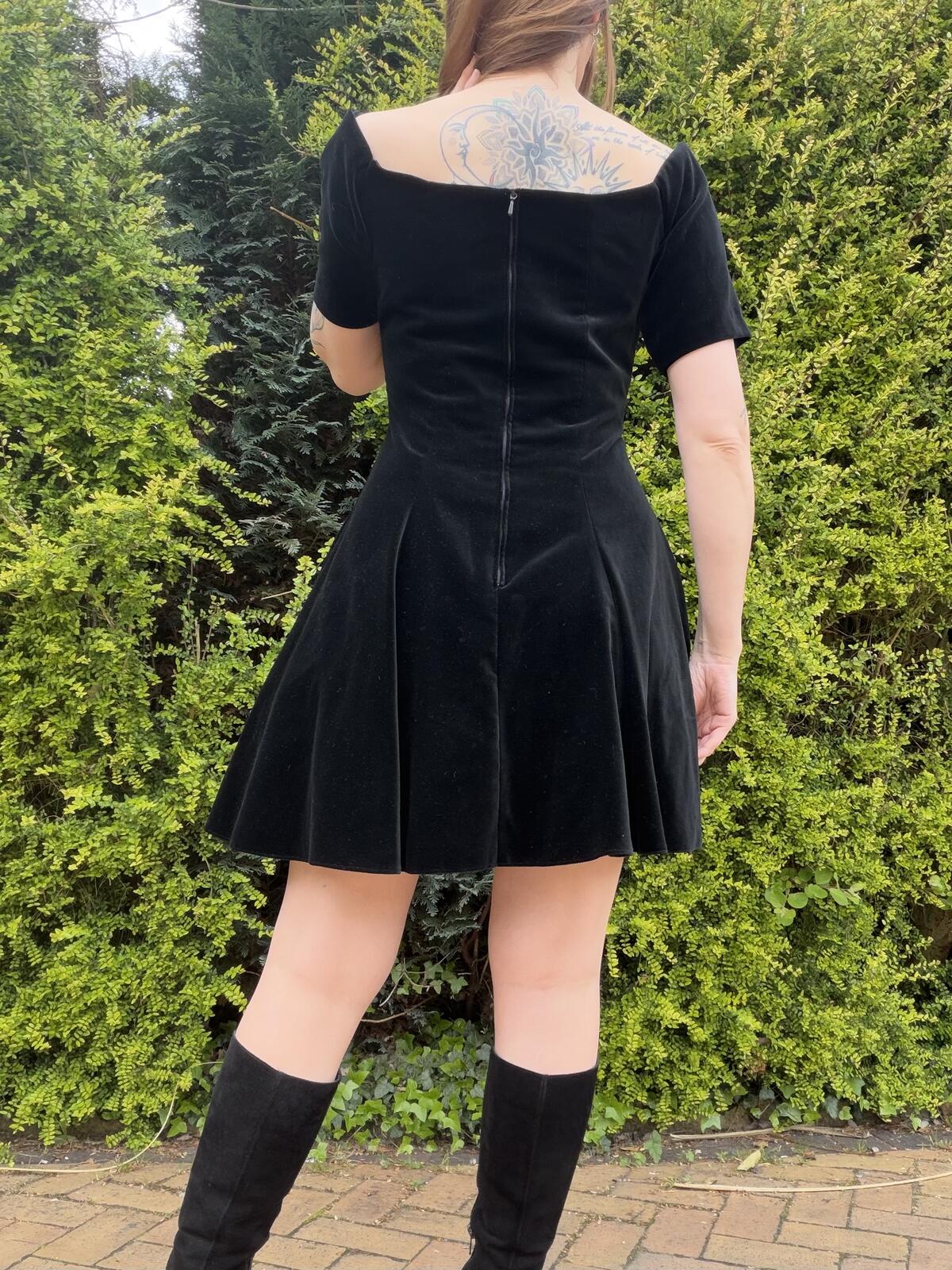 Vintage 1990s Party Dress Black Velvet with Bow 100% Cotton By Vera Mont Size 12