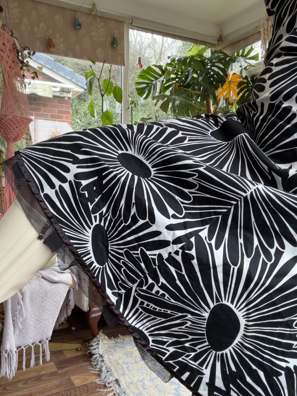 Vintage Y2K Cocktail Dress Bold Floral Print Sleeveless Fit And Flare Dress 10