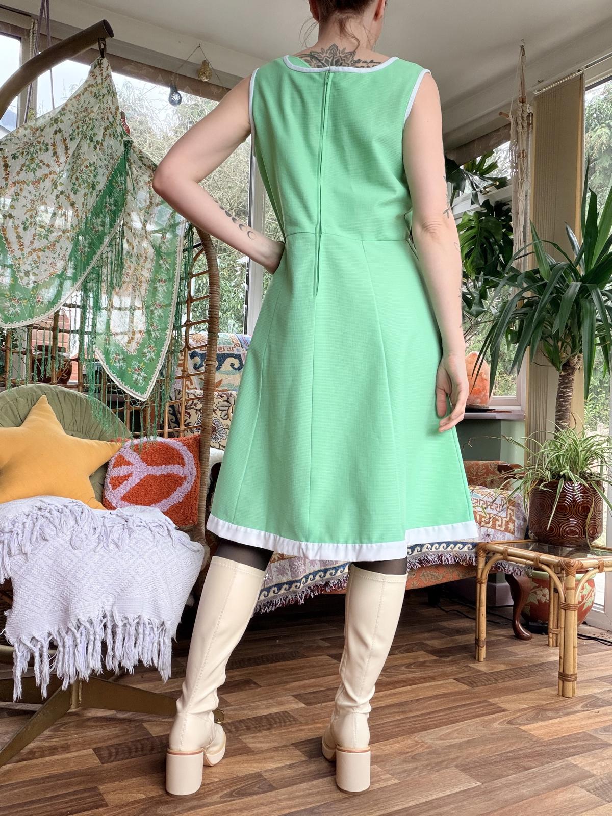 Vintage 1960s Summer Dress Sleeveless Green Dress with White Trim Size 14