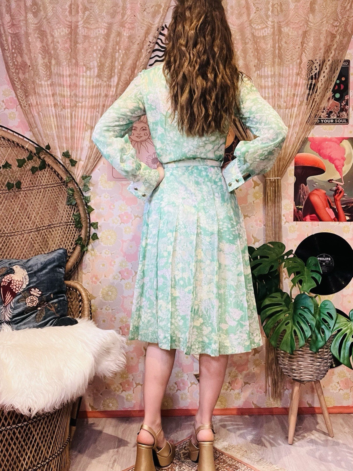Vintage 1960s Shirt Dress Pleated Long Sleeve With Pussy Bow And Belt Green 12