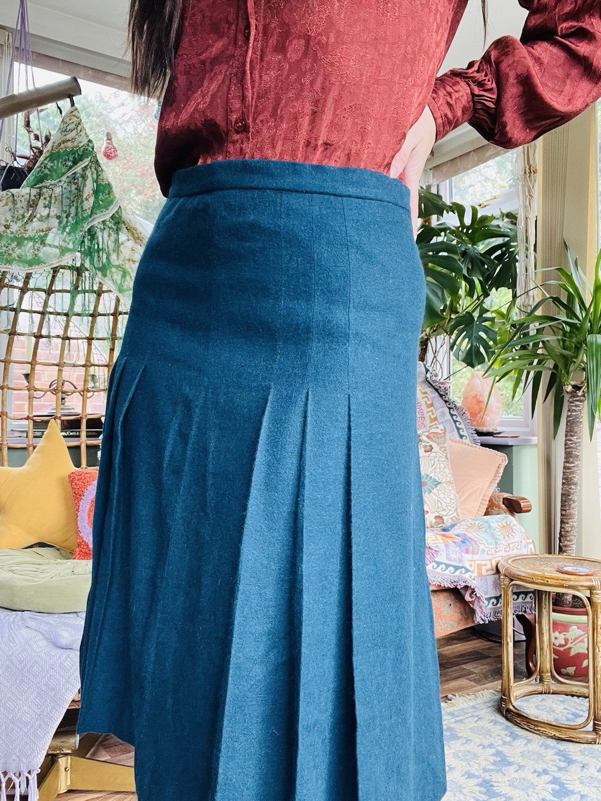 Vintage 1970s Pleated Skirt, High Waist Midi Length Preppy Office Workwear, 14