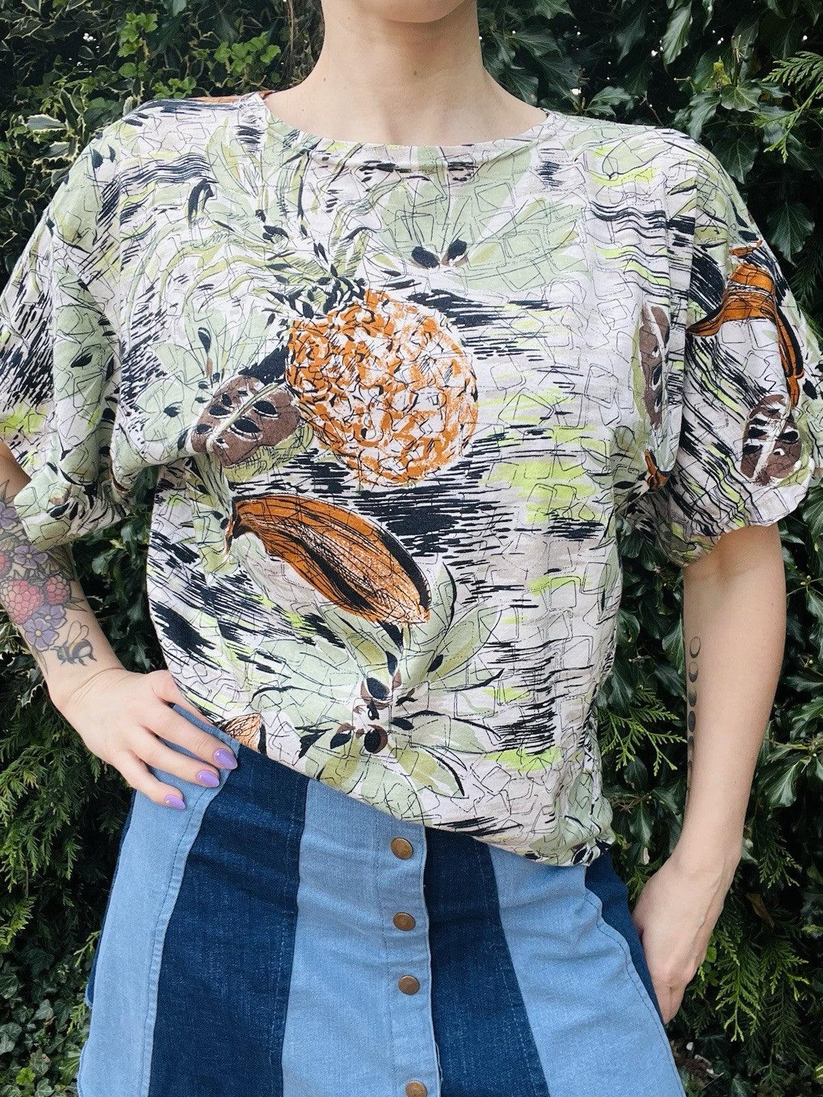 Vintage 1990s Summer T-shirt Single Stitch With Abstract Pineapple Design 14-16