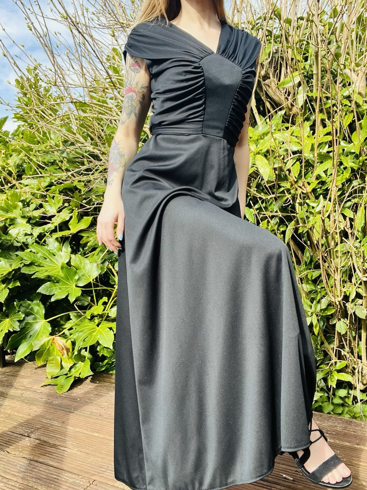 Vintage 1960s Maxi Dress Long Ruffle Front Cinched Tie Waist Black Size 10-12