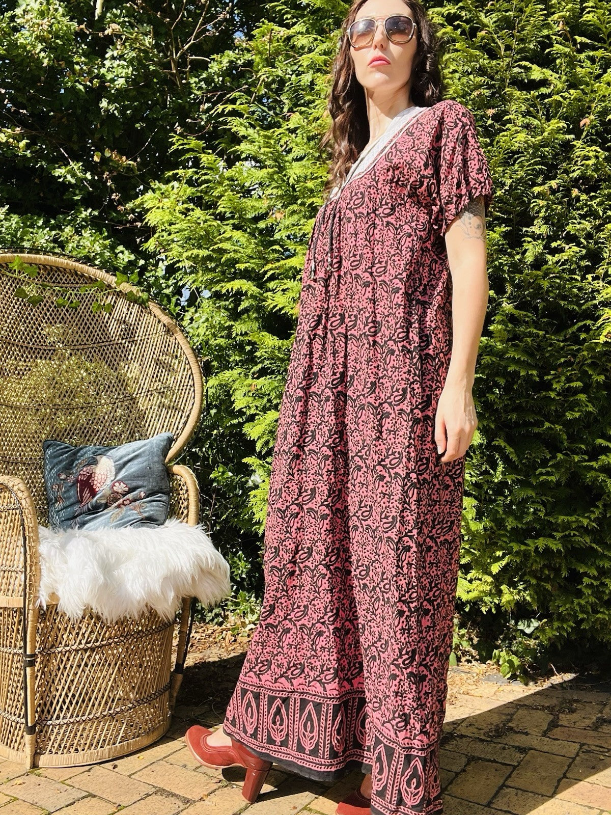 Vintage 1970s Maxi Dress, Hippie Boho Paisley Style With Bib Collar - Red 16