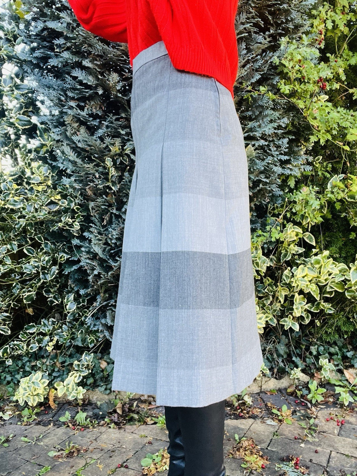 Vintage 1980s Pleated Skirt, Plaid Tennis Style High Waist Midi Skirt, Grey 10